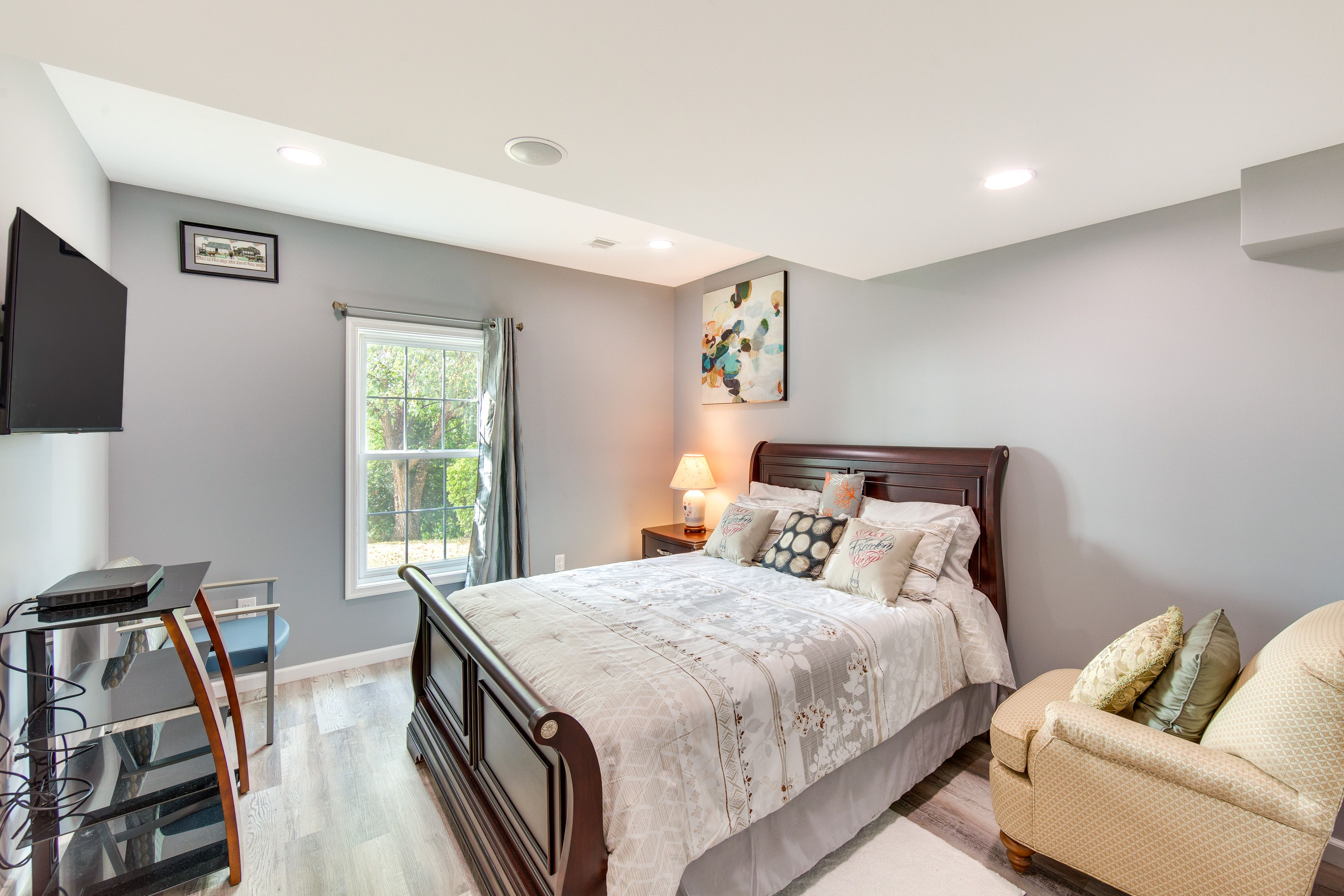 Bedroom 2 | Queen Bed | Smart TV