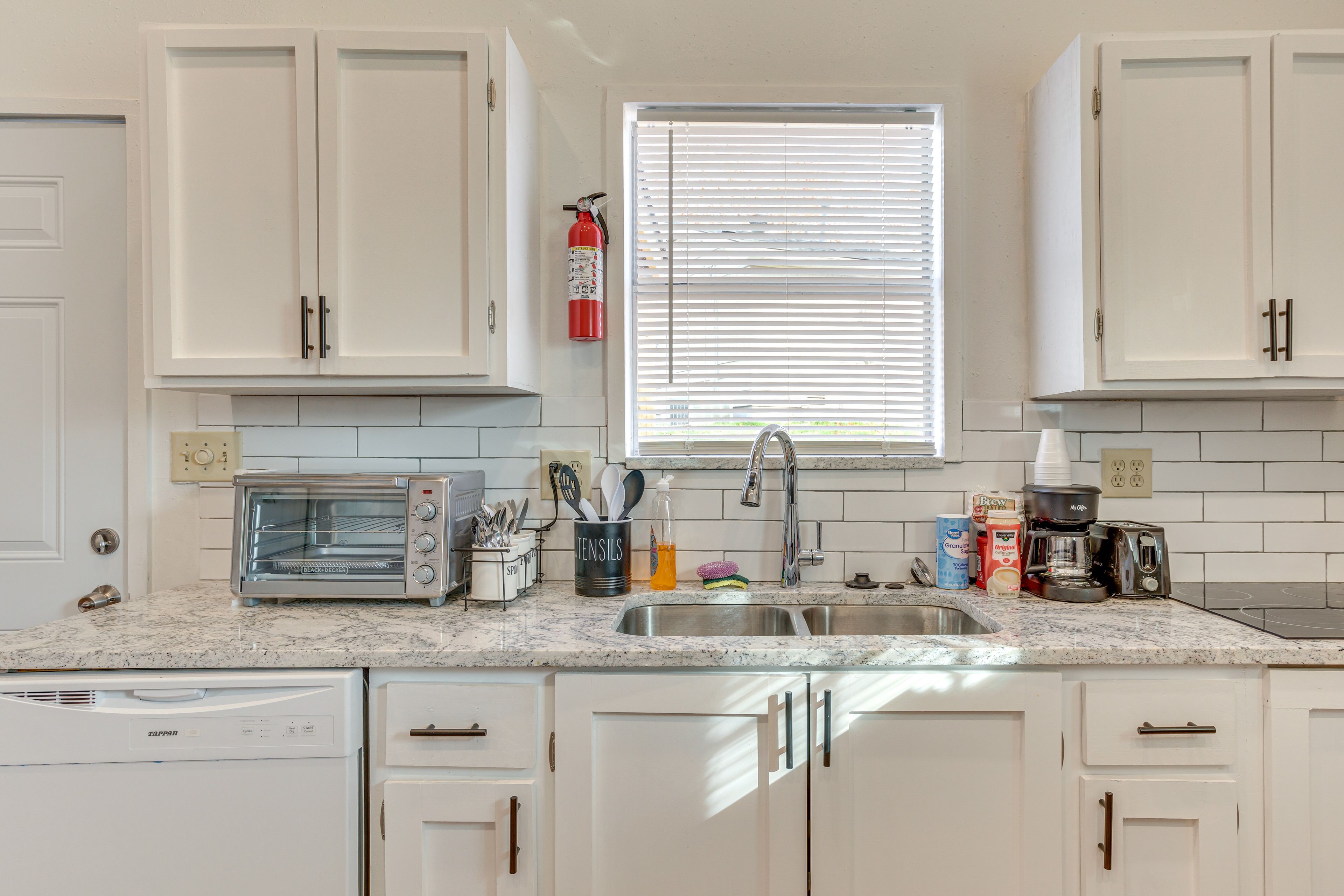 Kitchen | Dishware & Flatware | Toaster | Dining Area