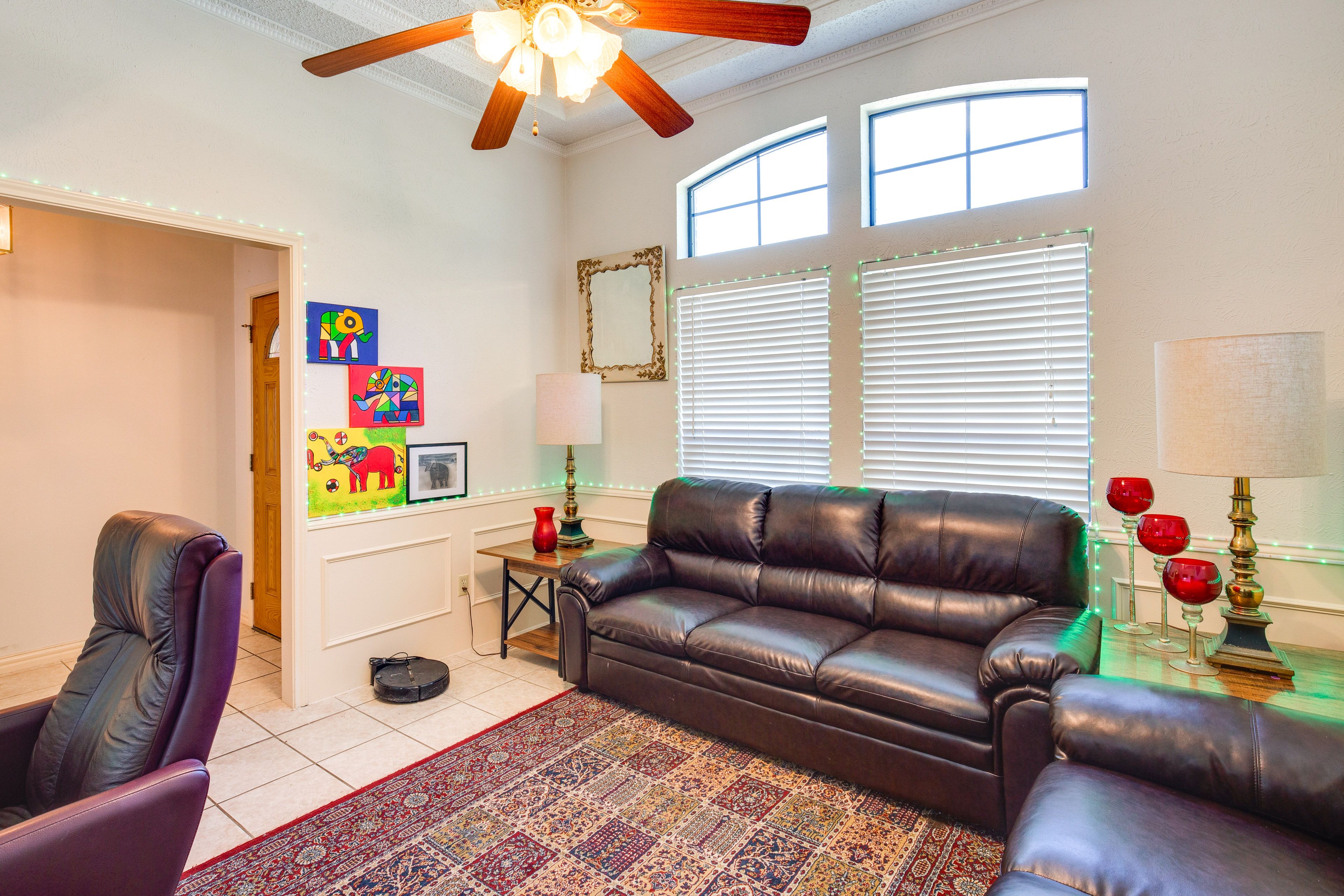 Living Area | Smart TV | Laptop-Friendly Workspace | Free WiFi