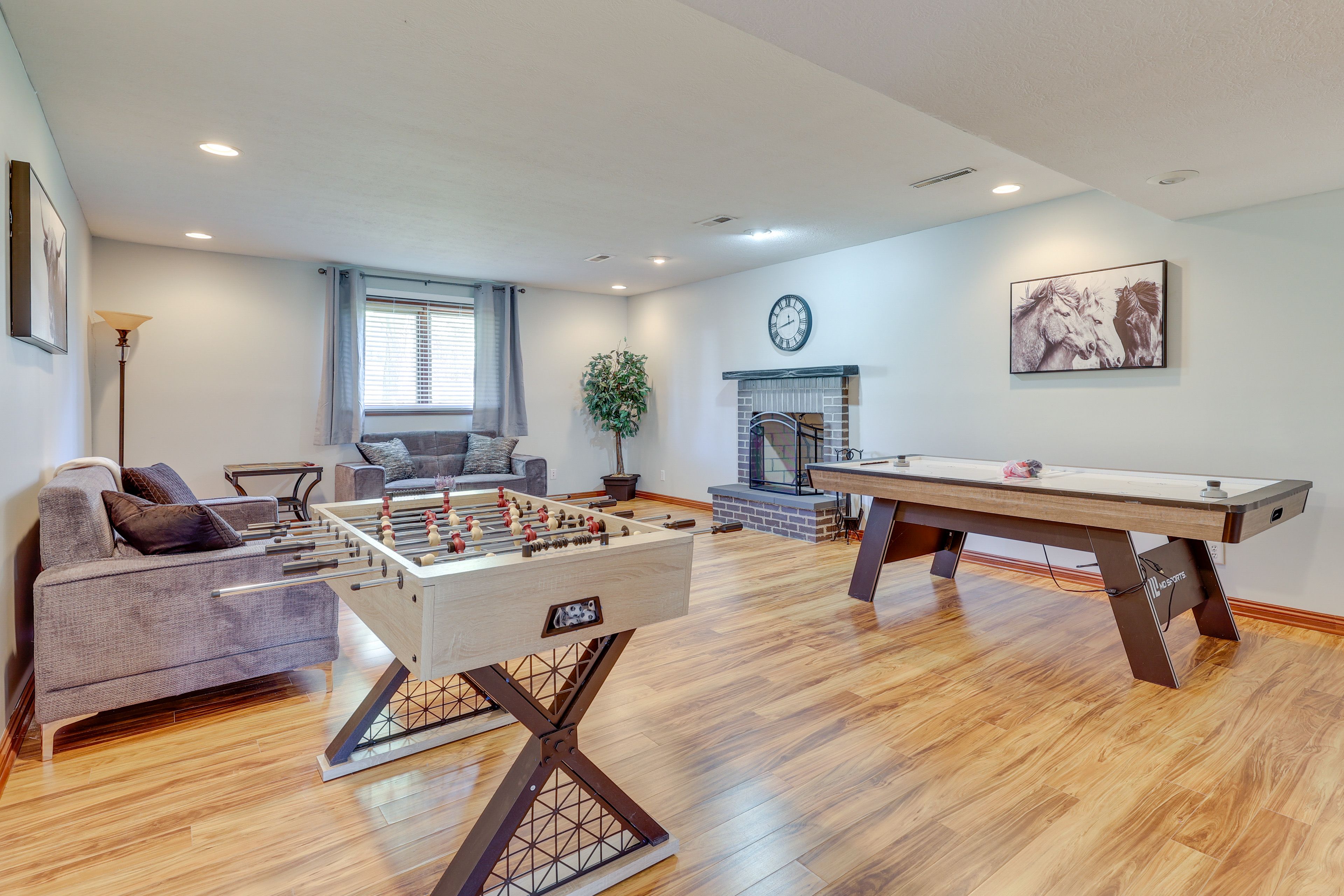 Game Room | Flat-Screen TV | Air Hockey Table | Foosball Table