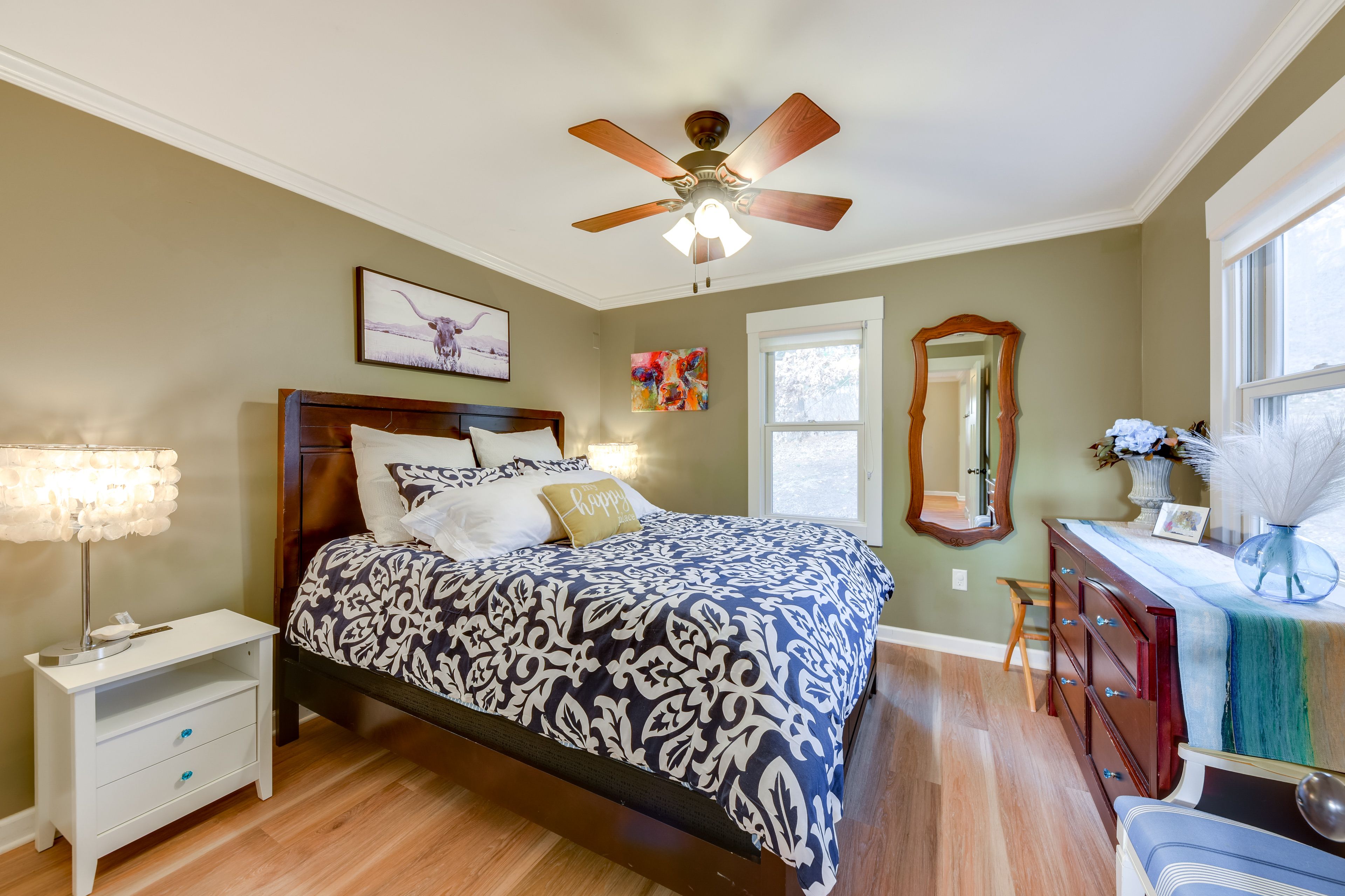 Bedroom 2 | Queen Bed | 1st Floor