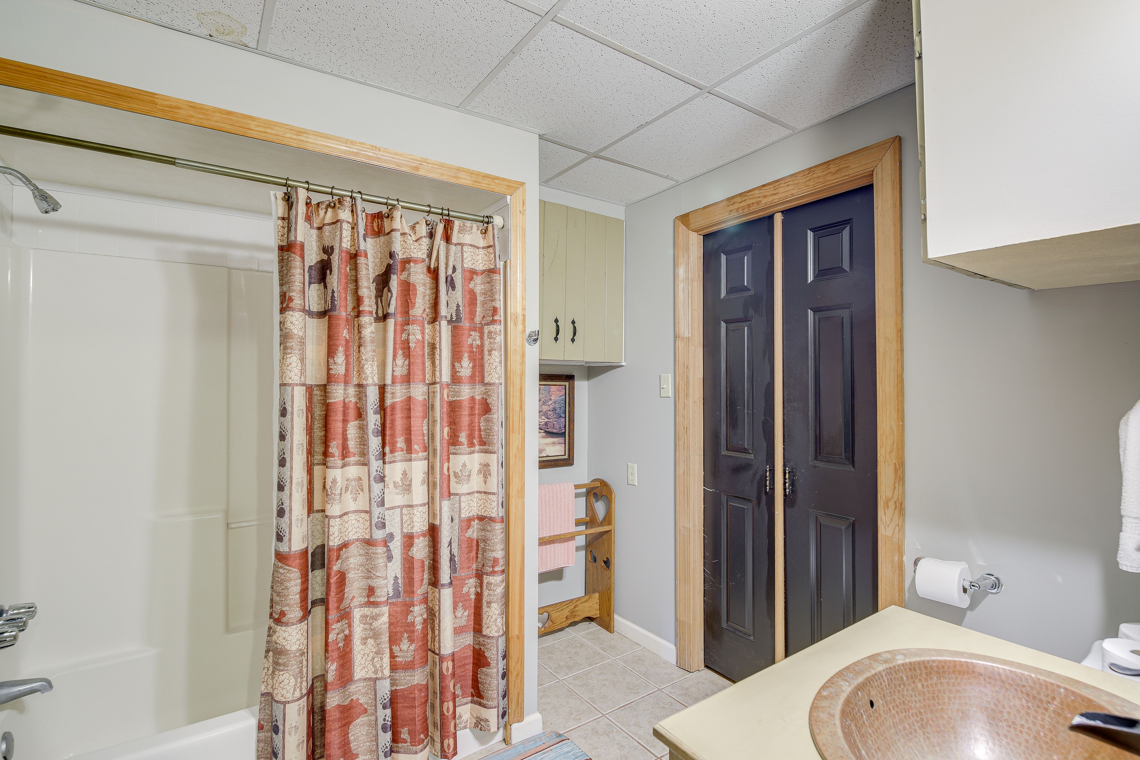 Full Bathroom