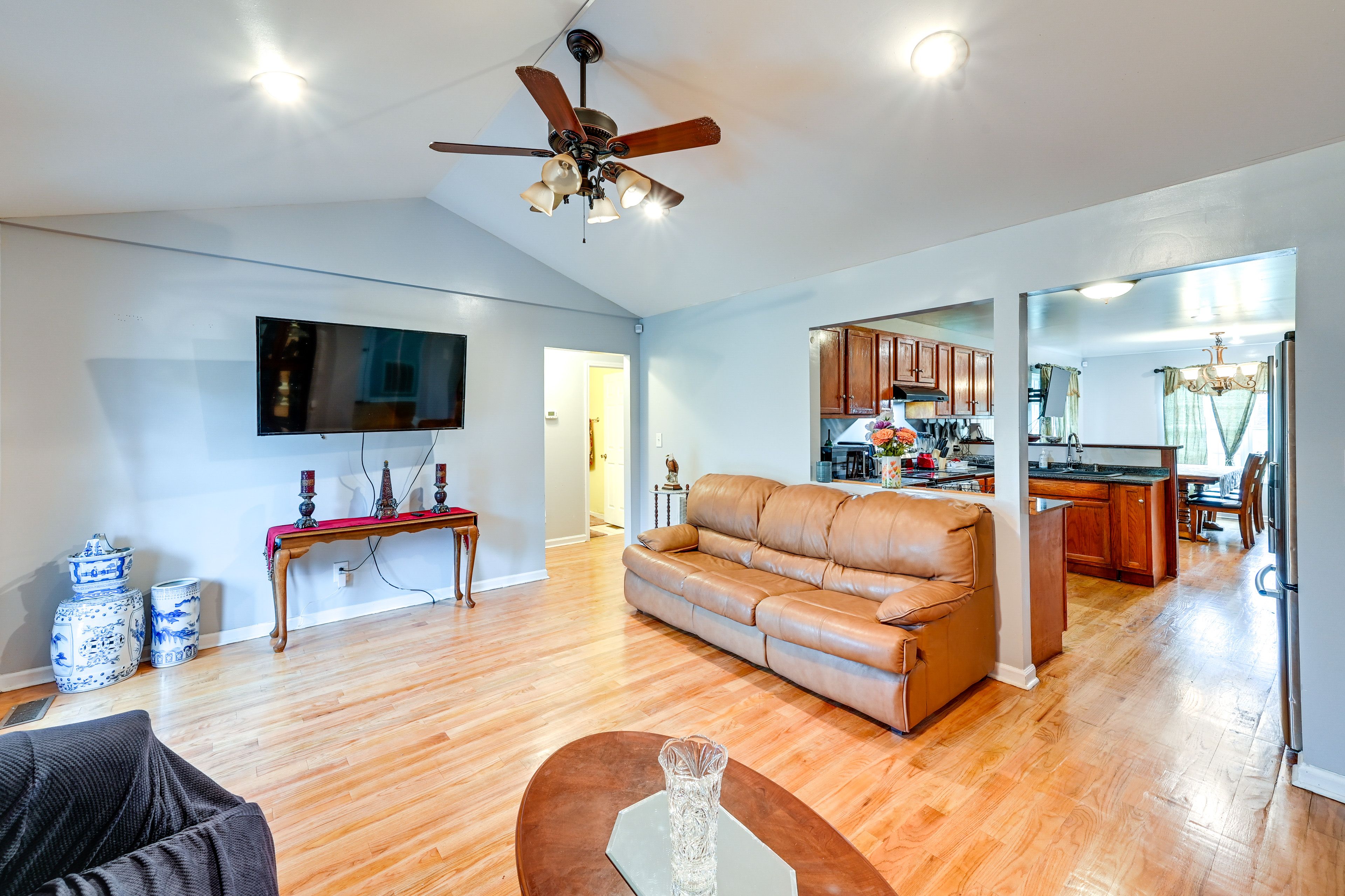 Living Room | Queen Sleeper Sofa | Flat-Screen TV | Central Air Conditioning