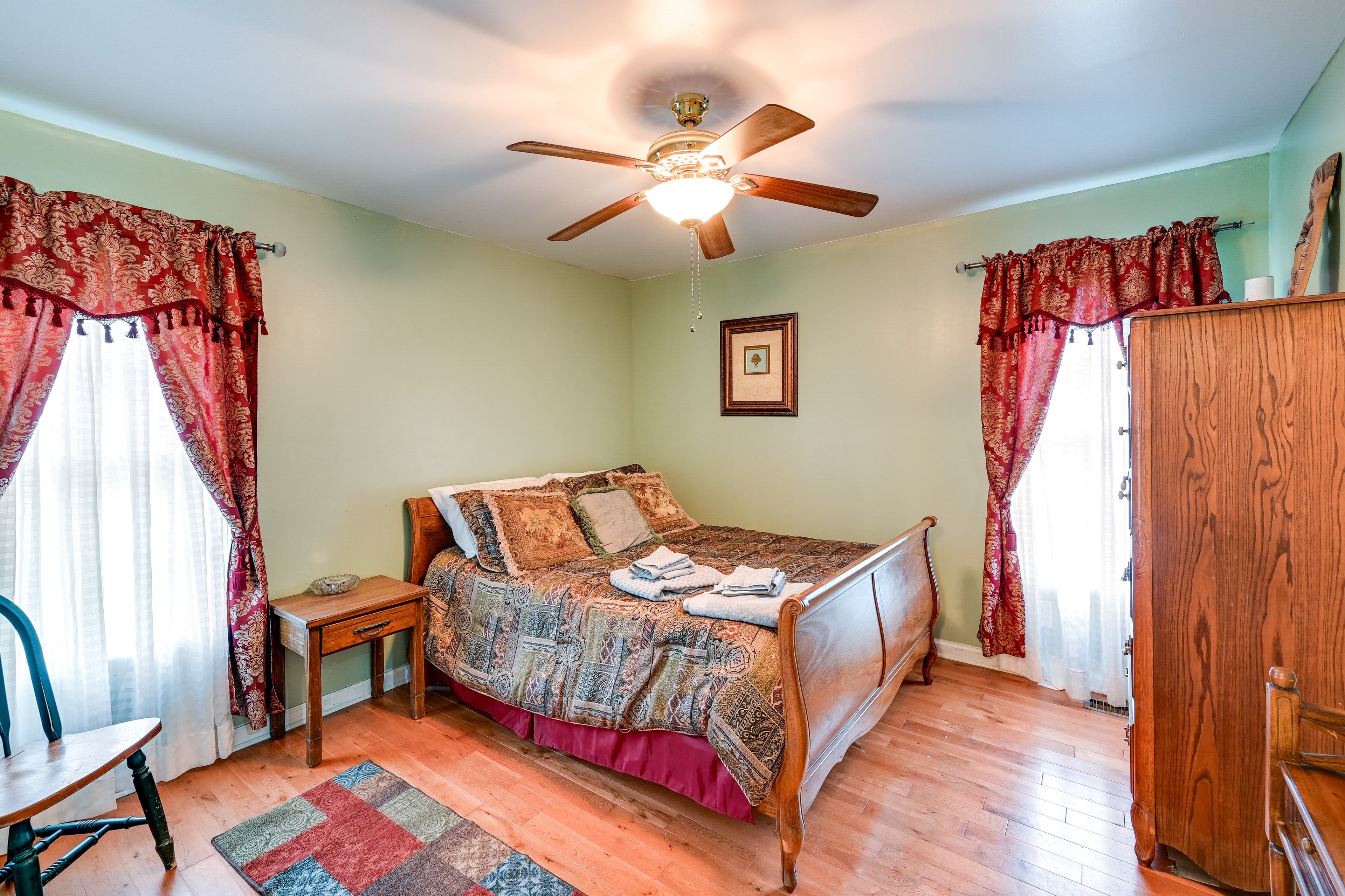 Bedroom 3 | Queen Bed | Ceiling Fan