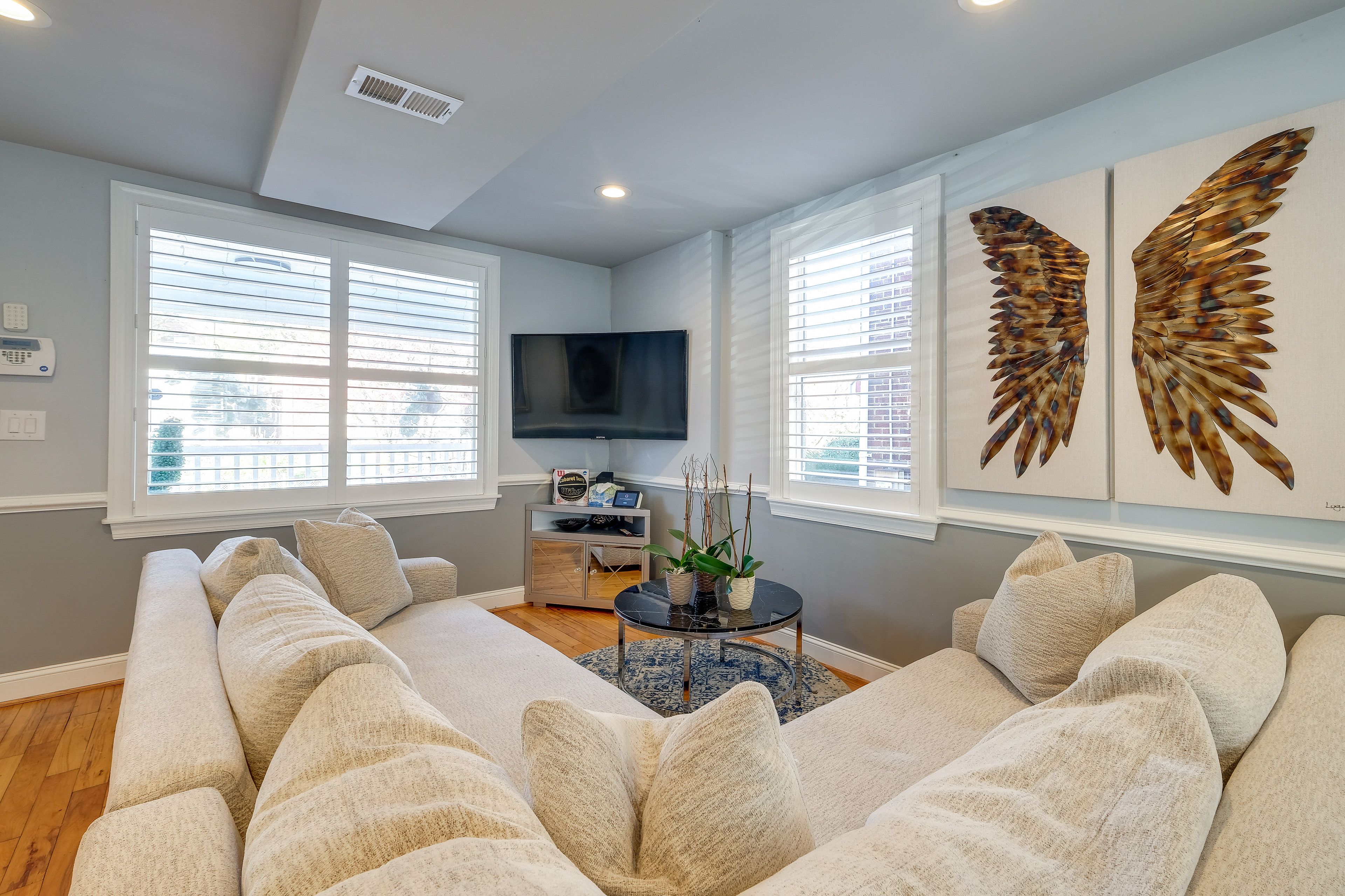 Living Room | Smart TV | Central A/C & Heat