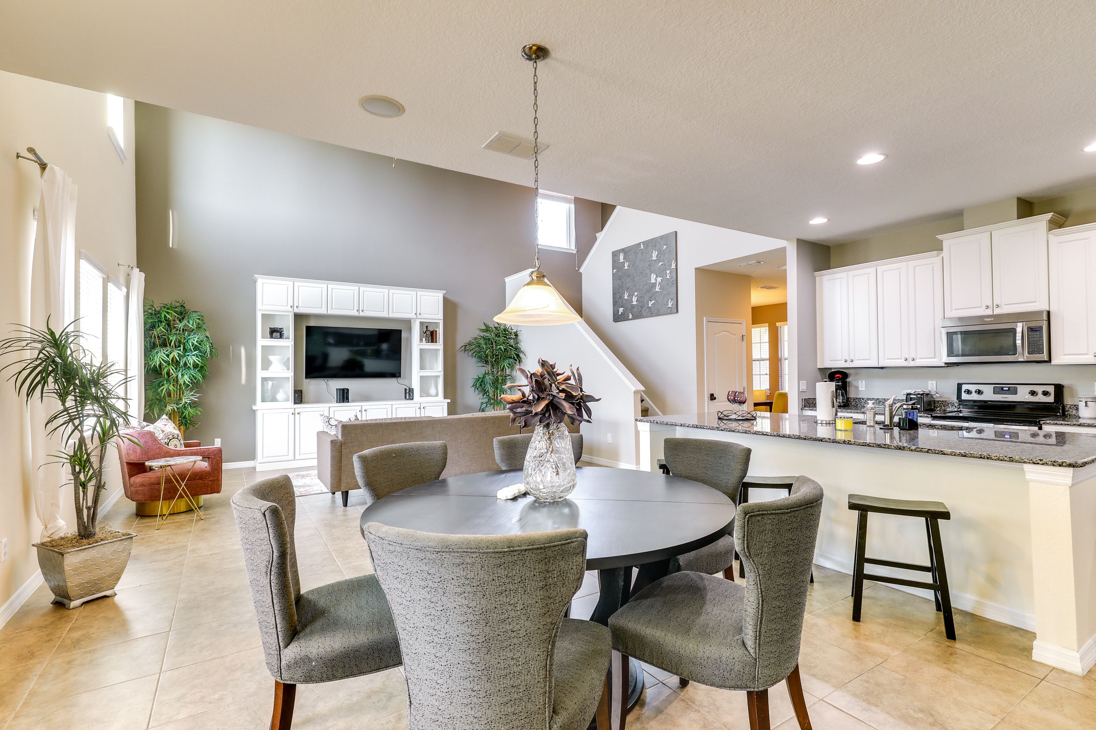 Dining Area | Dishware/Flatware