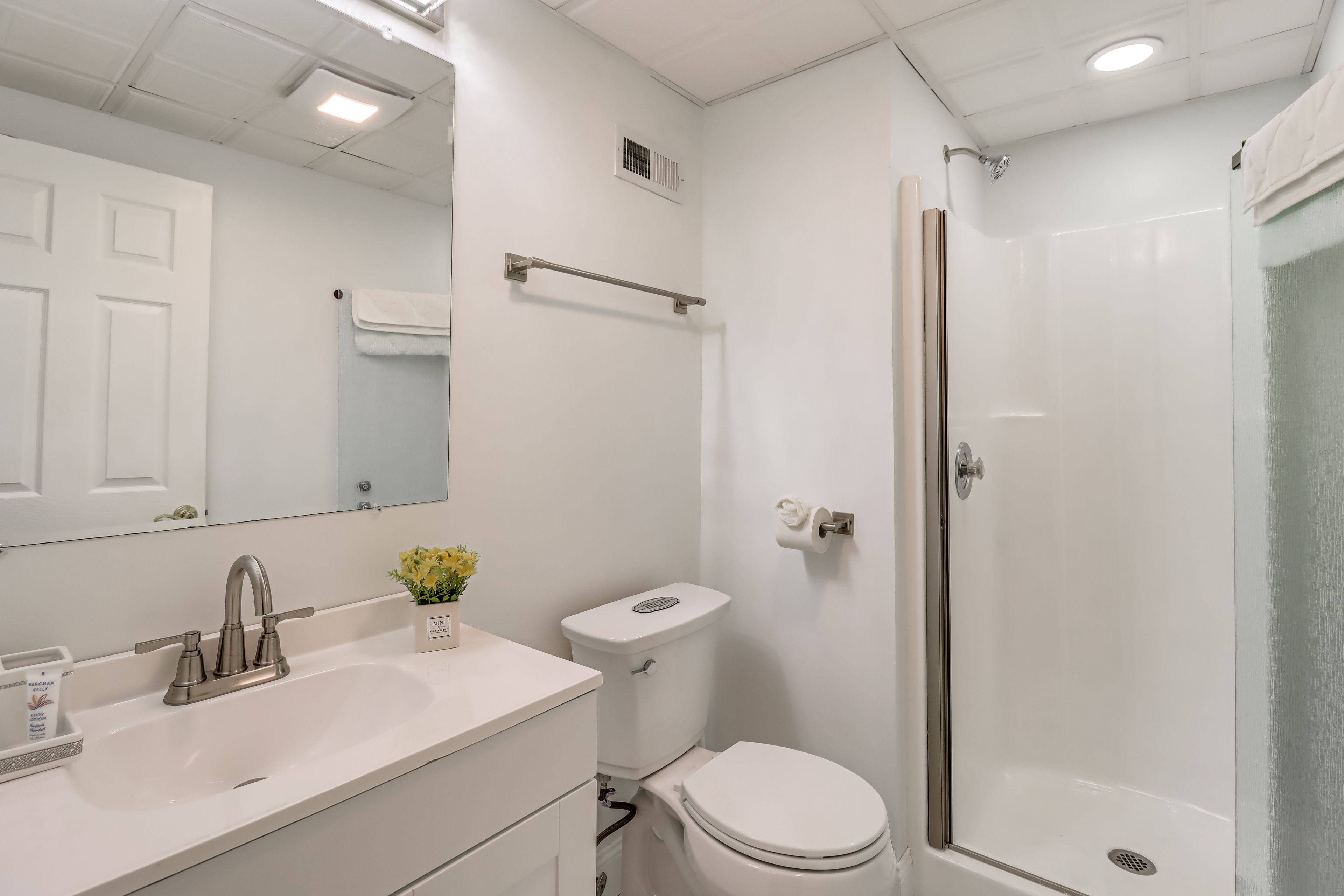Bathroom | Towels Provided | Basement Level