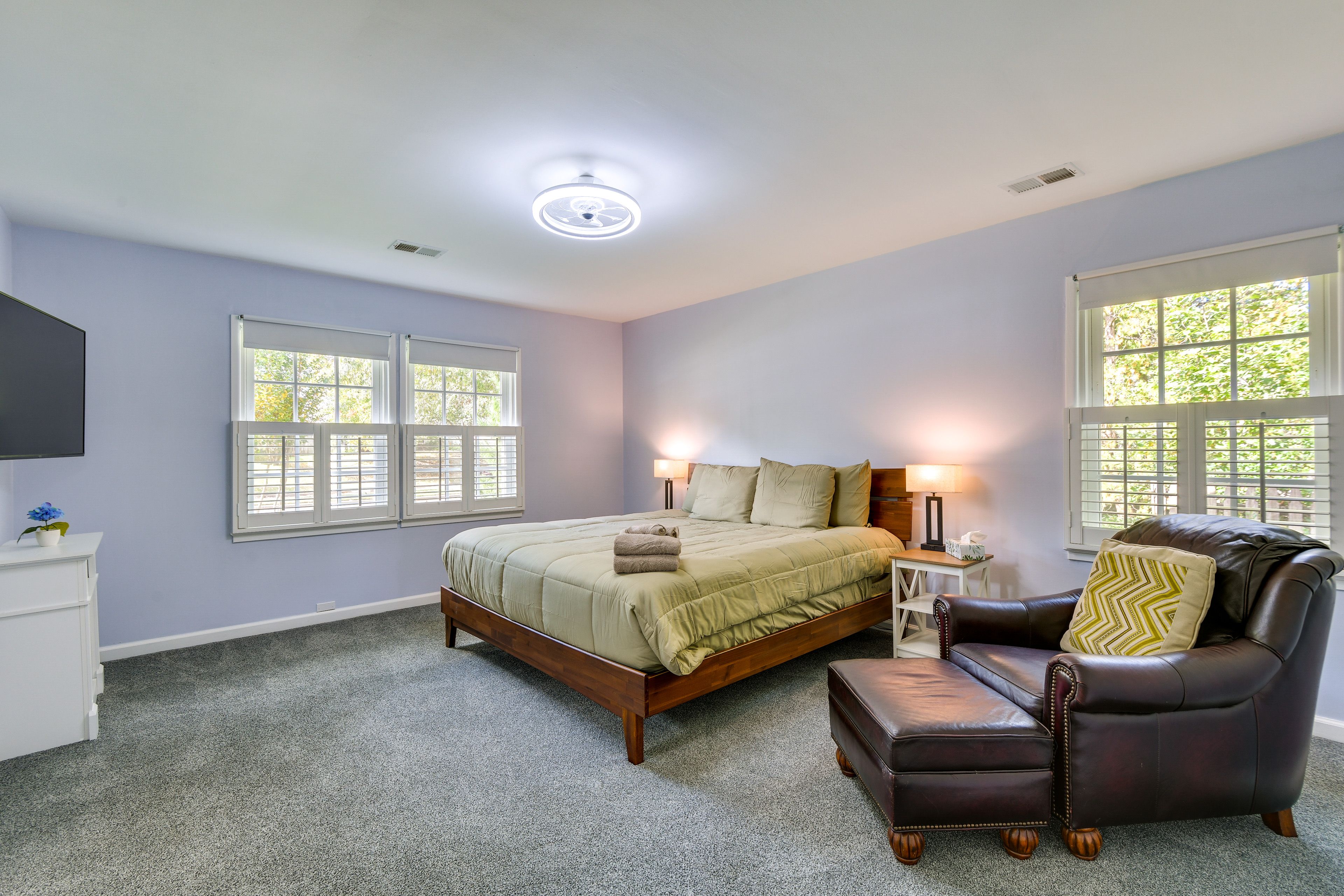 Bedroom 1 | King Bed | Smart TV | Fireplace | Linens Provided