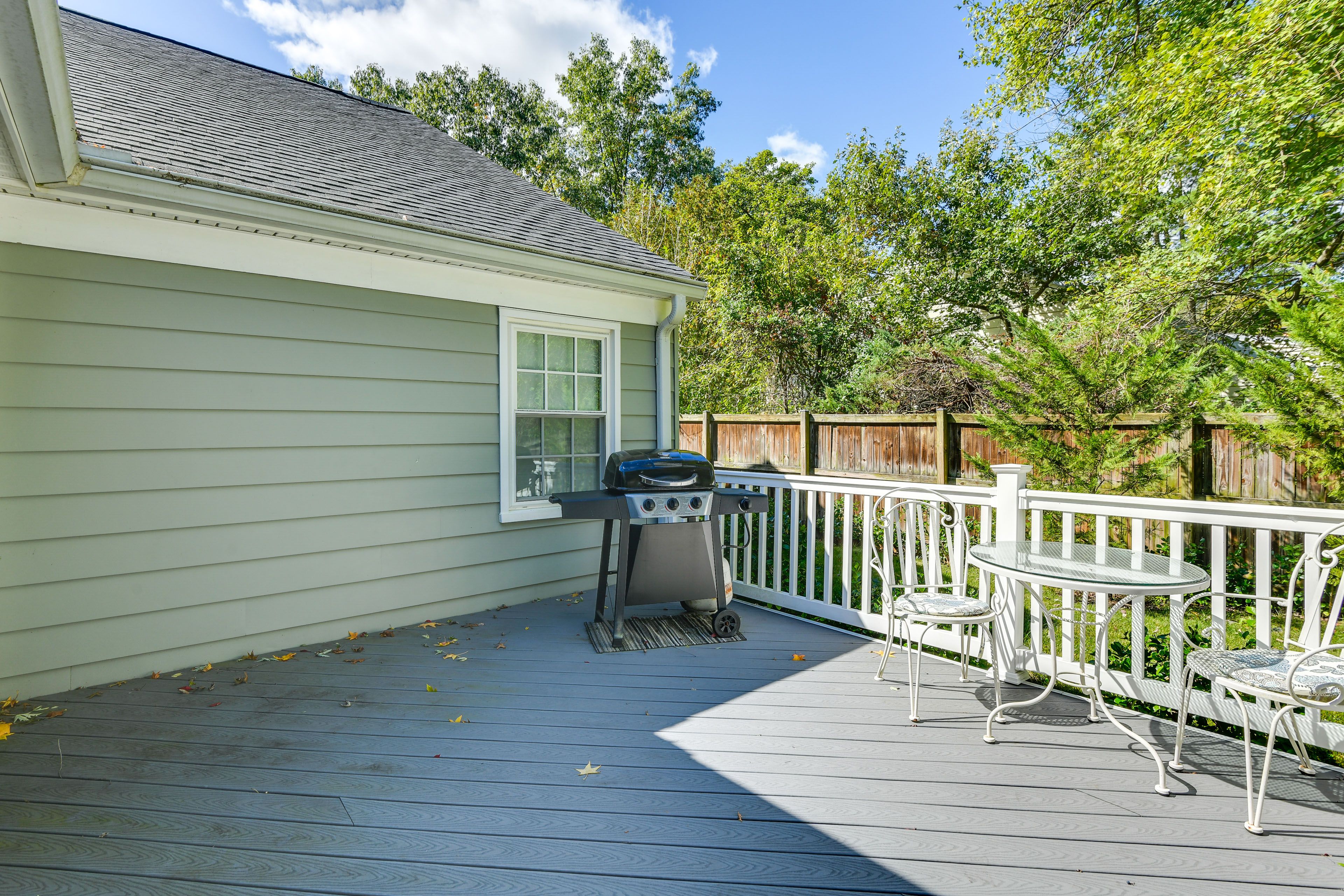 Furnished Deck | Gas Grill