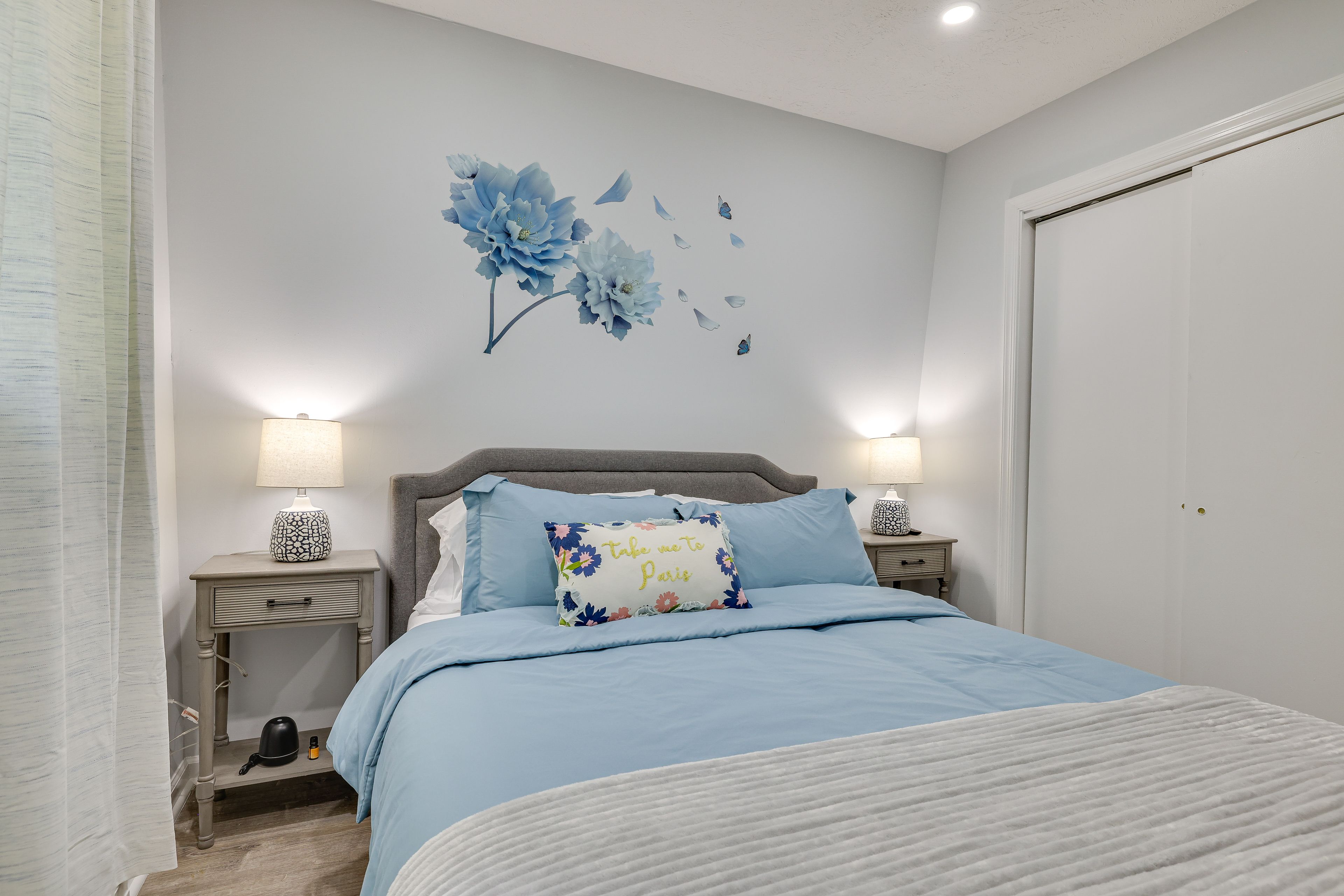 Bedroom 2 | Queen Bed | Smart TV