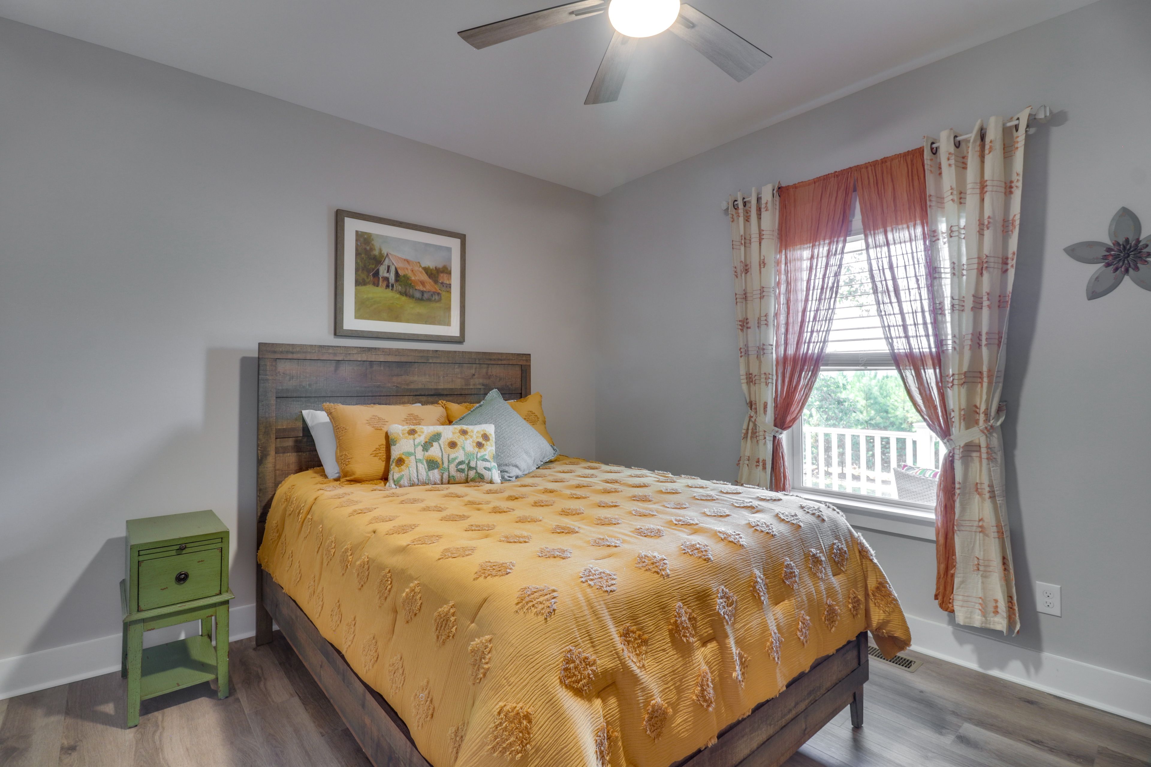 Bedroom 1 | Queen Bed | Linens Provided