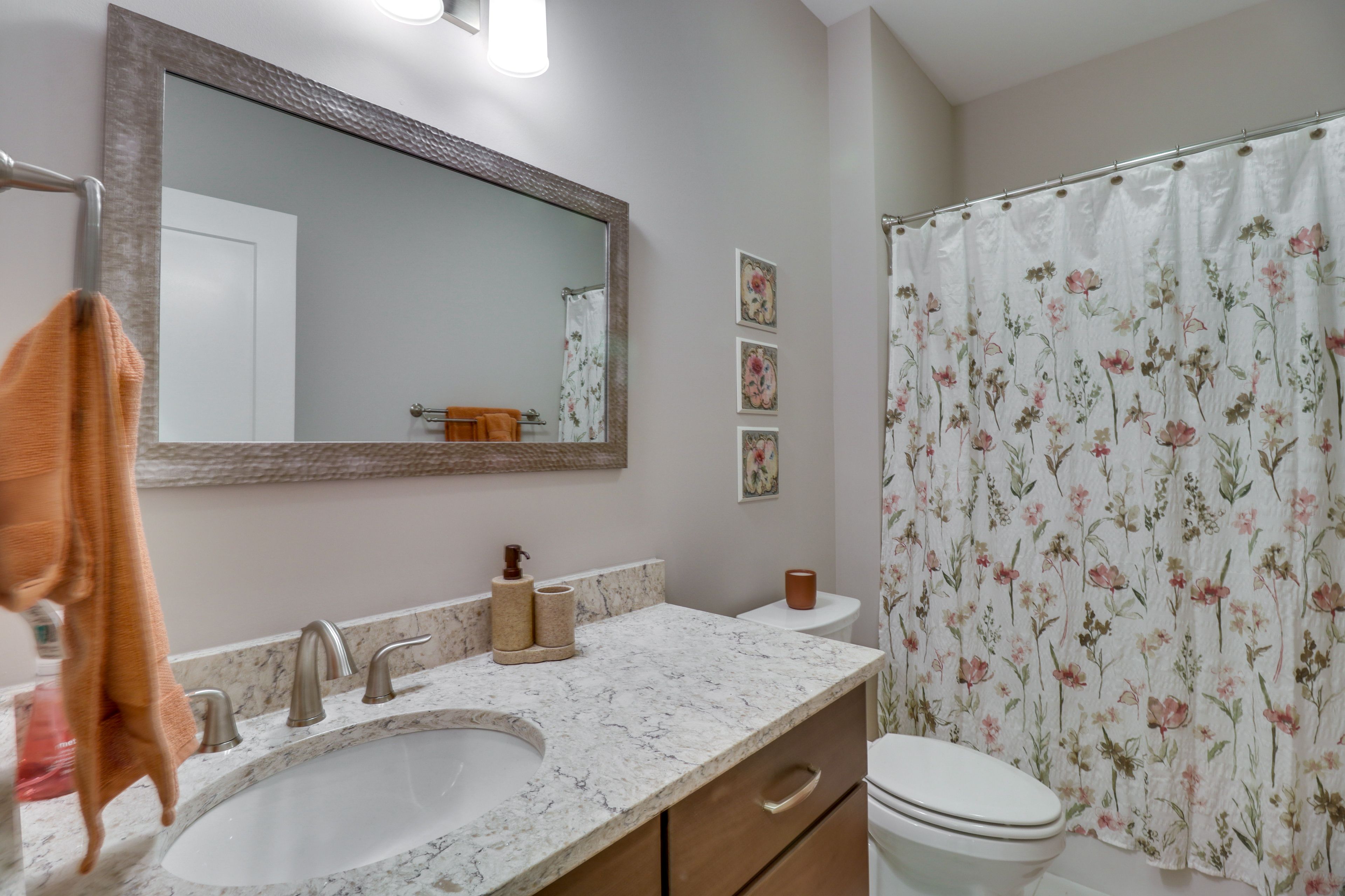 Full Bath | Complimentary Toiletries | Towels Provided