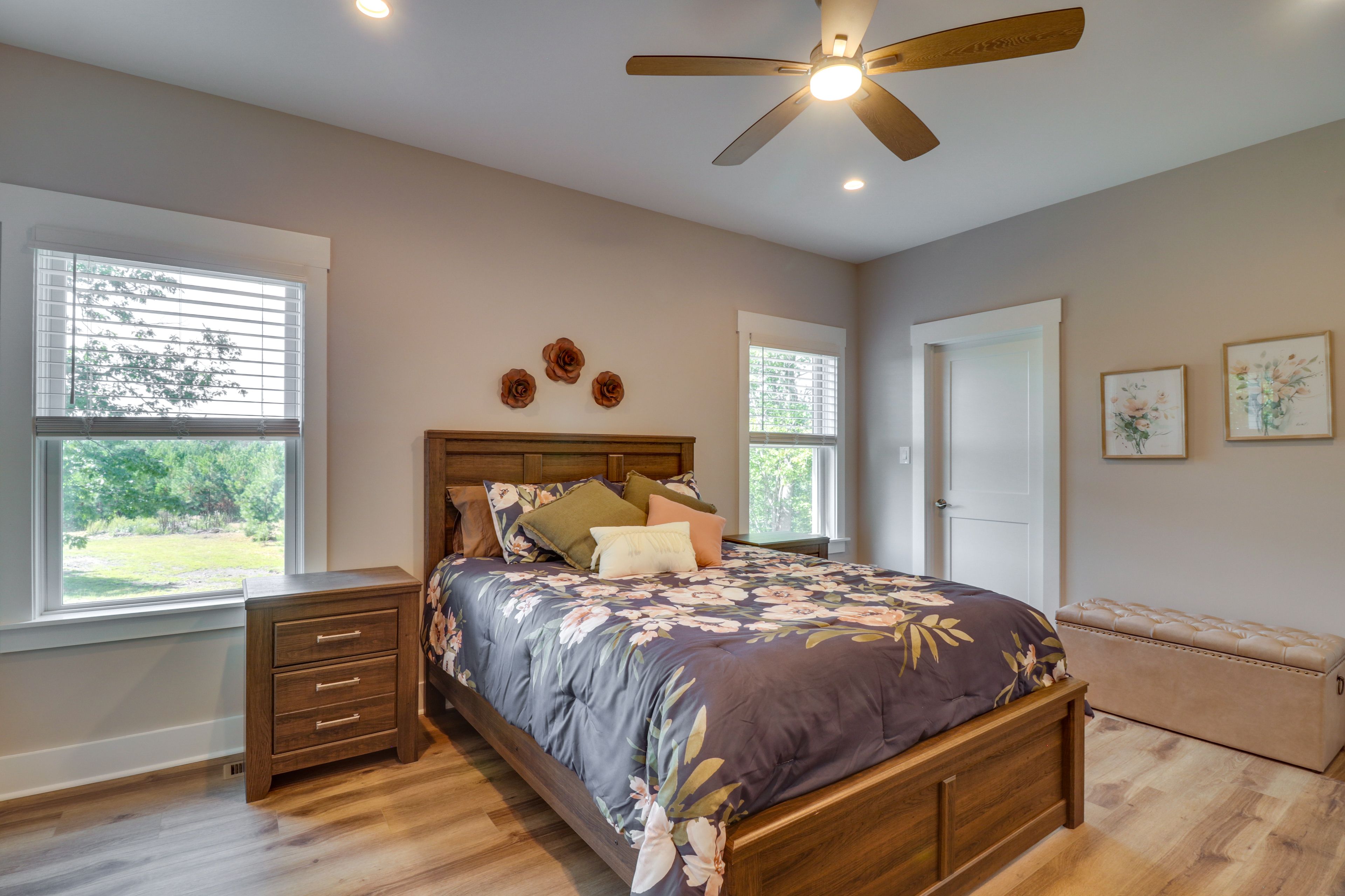 Bedroom 2 | Queen Bed