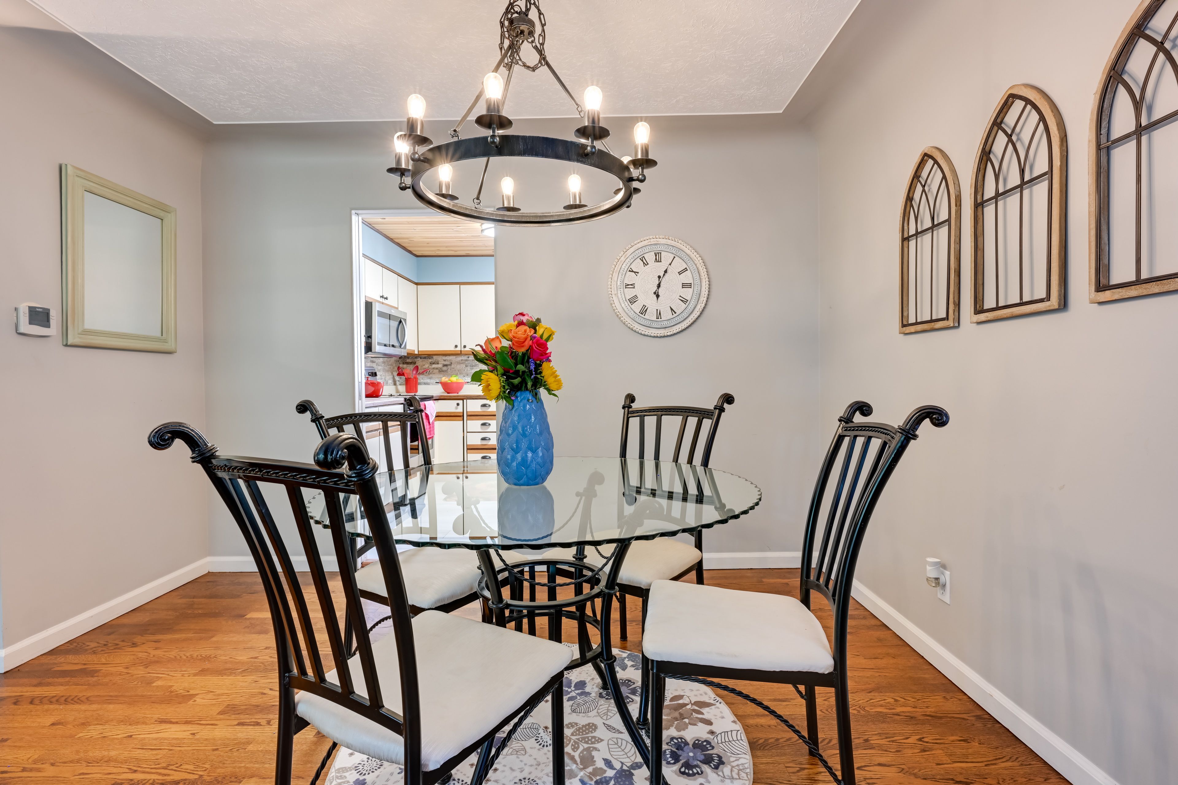 Dining Area | Dining Table | Dishware/Flatware