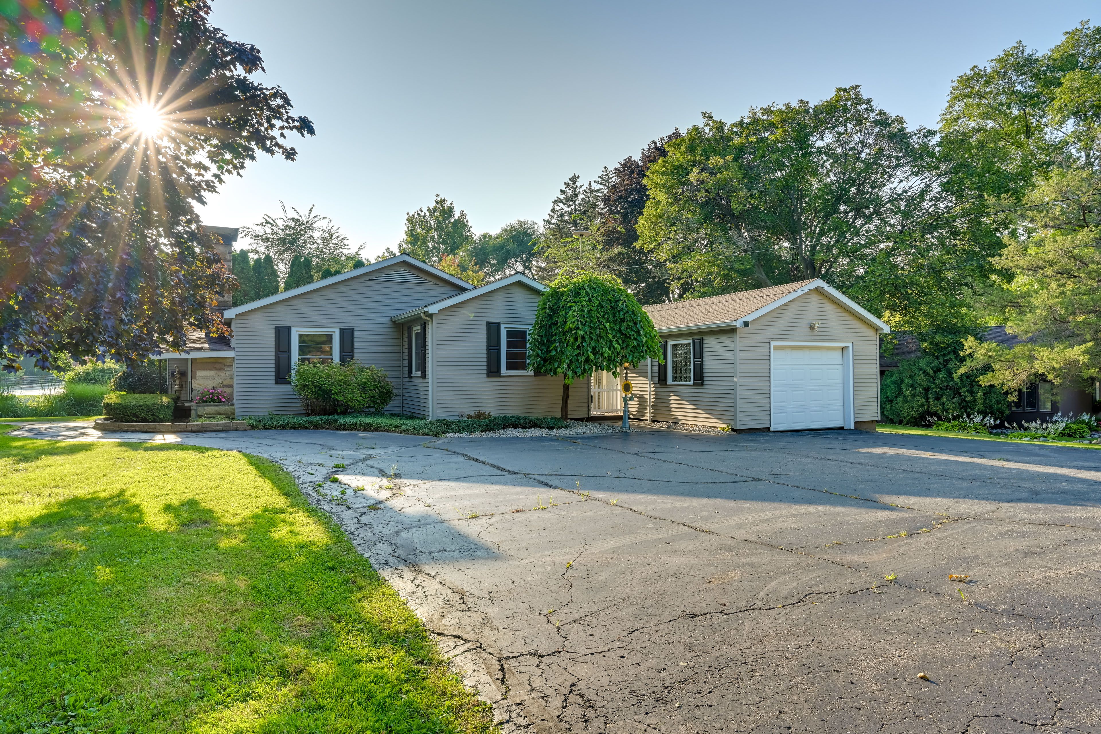 Parking | Driveway (3 Vehicles) | Street Parking (First-Come, First-Served)