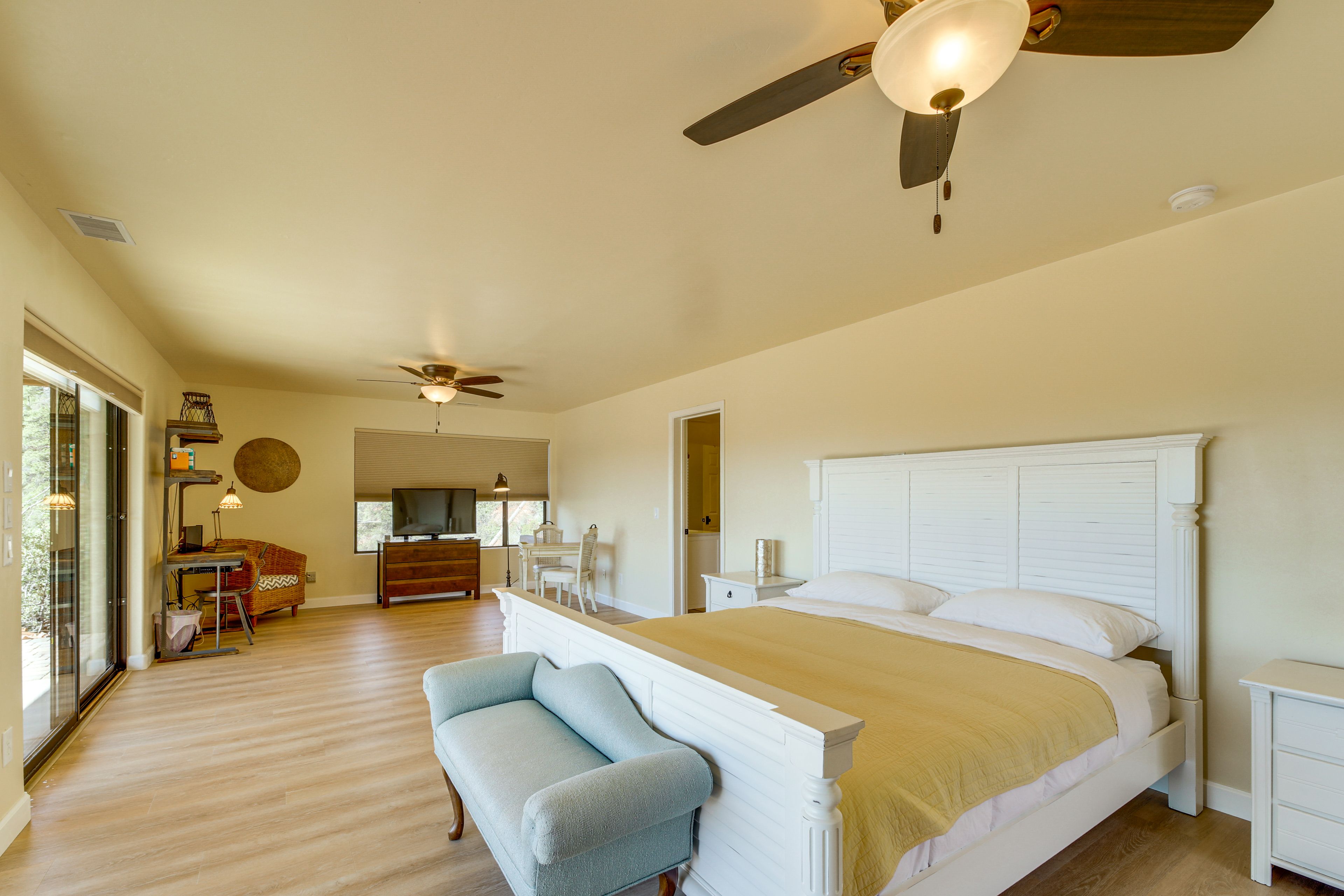 Bedroom 1 | King Bed | Linens | Main Level