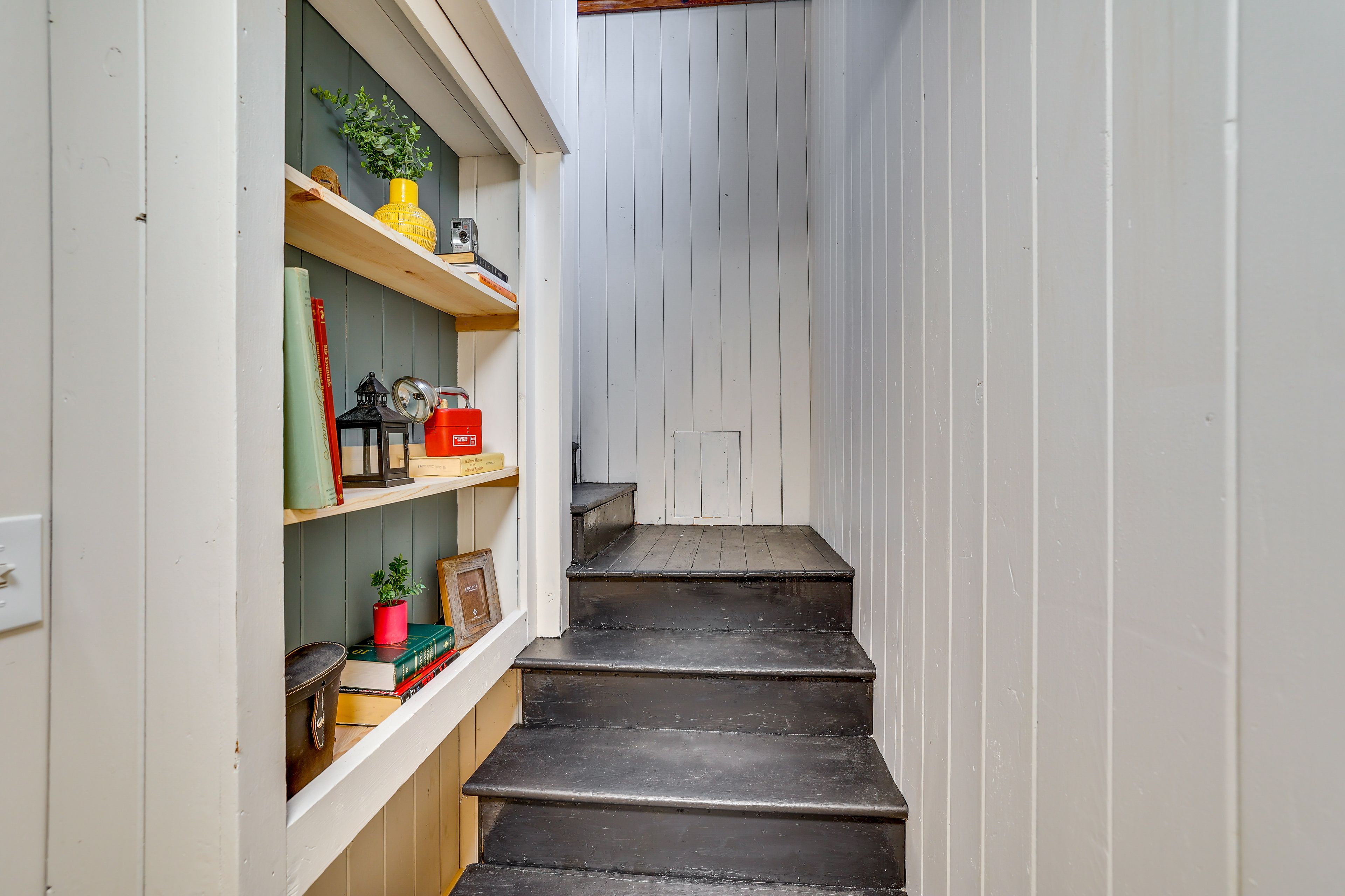 Stairs to 2nd Floor