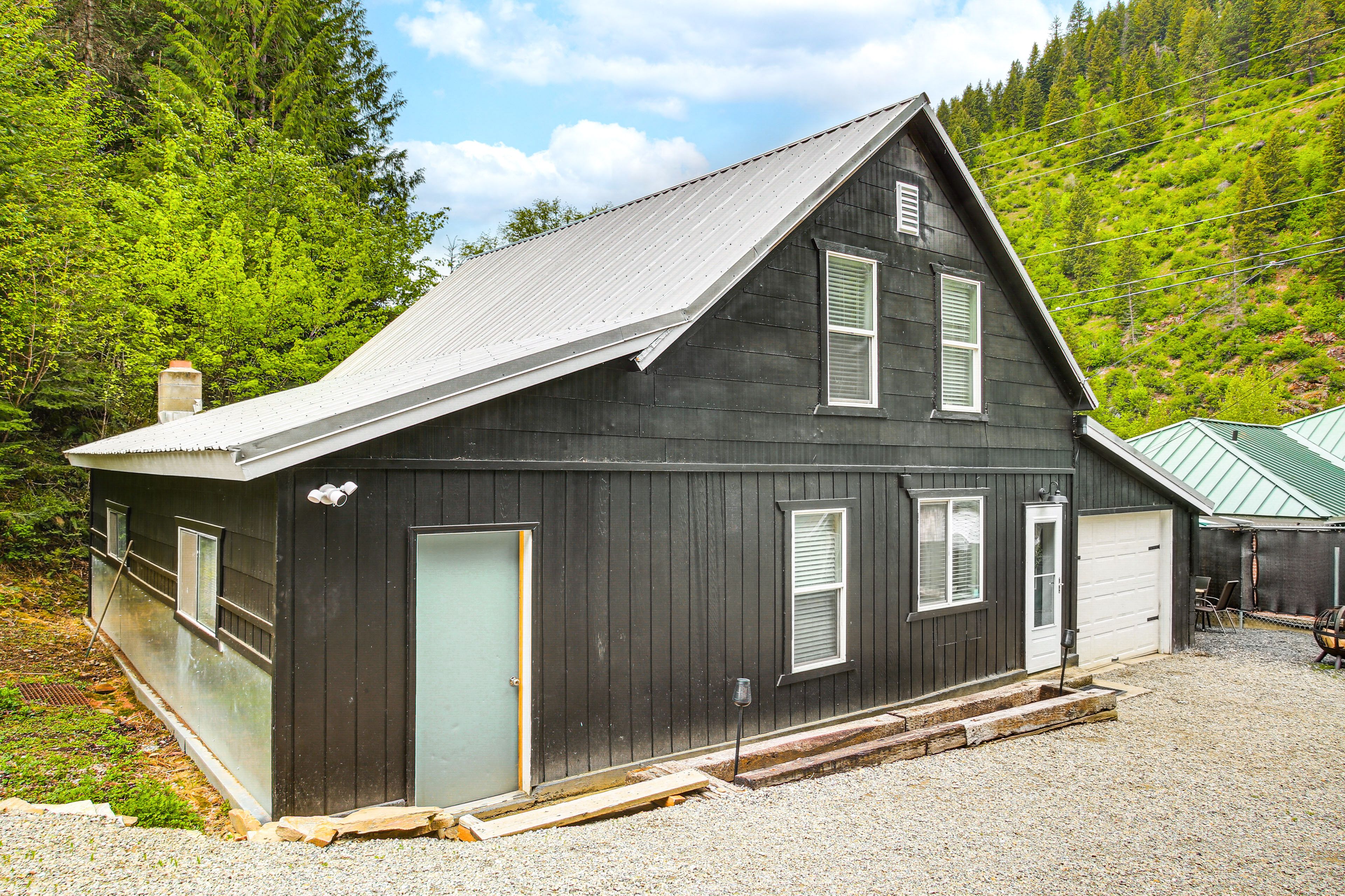 Avery Vacation Rental | 3BR | 1BA | Stairs Required | 1,750 Sq Ft