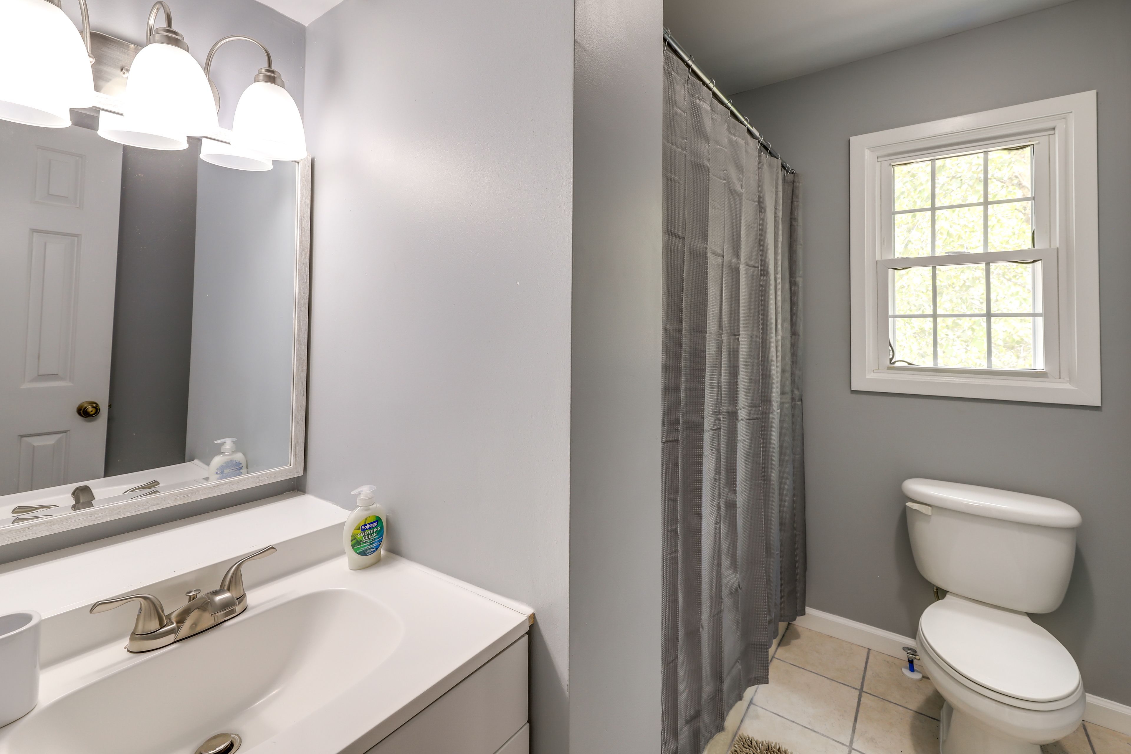 Full Bathroom