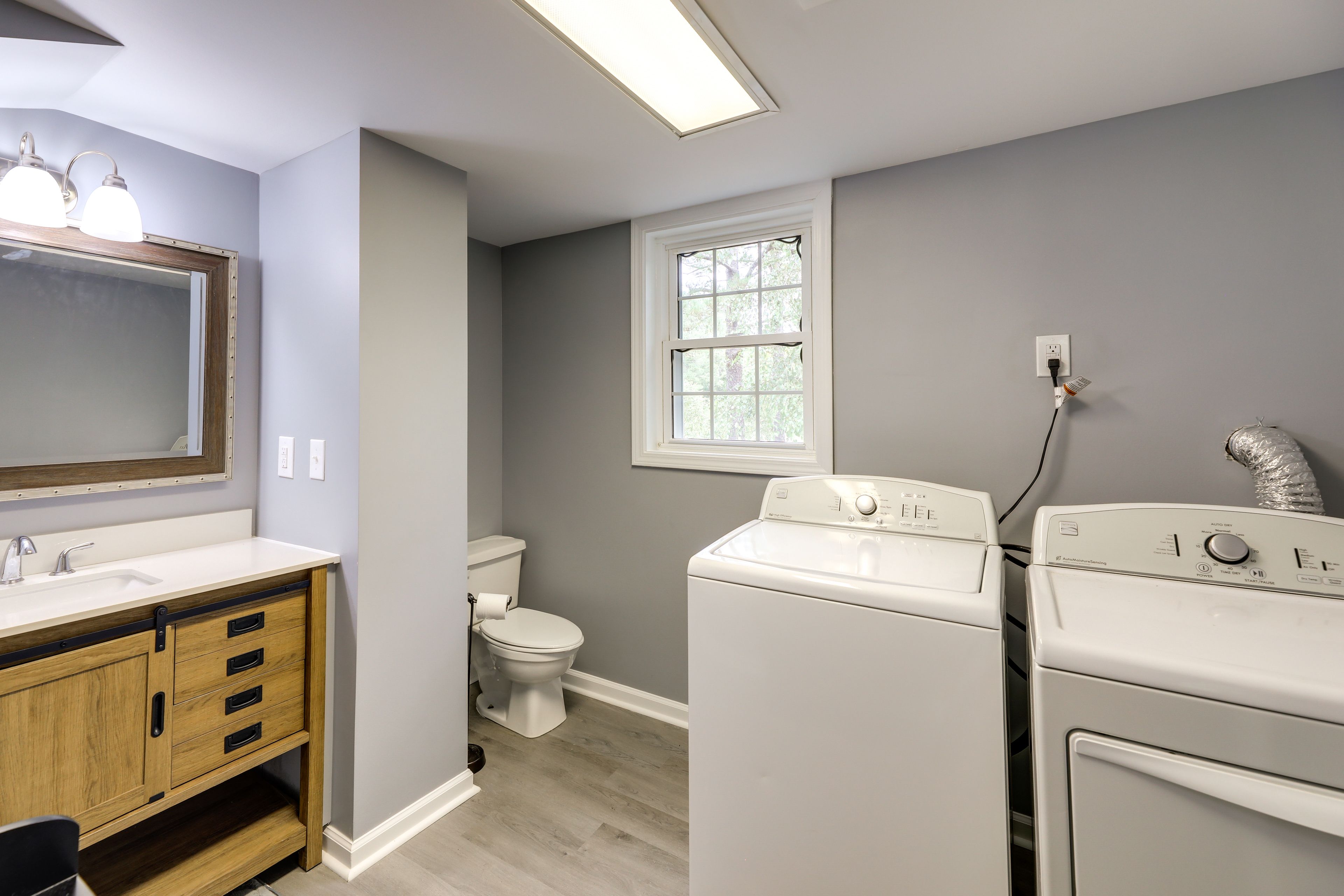 Half Bathroom | Washer & Dryer
