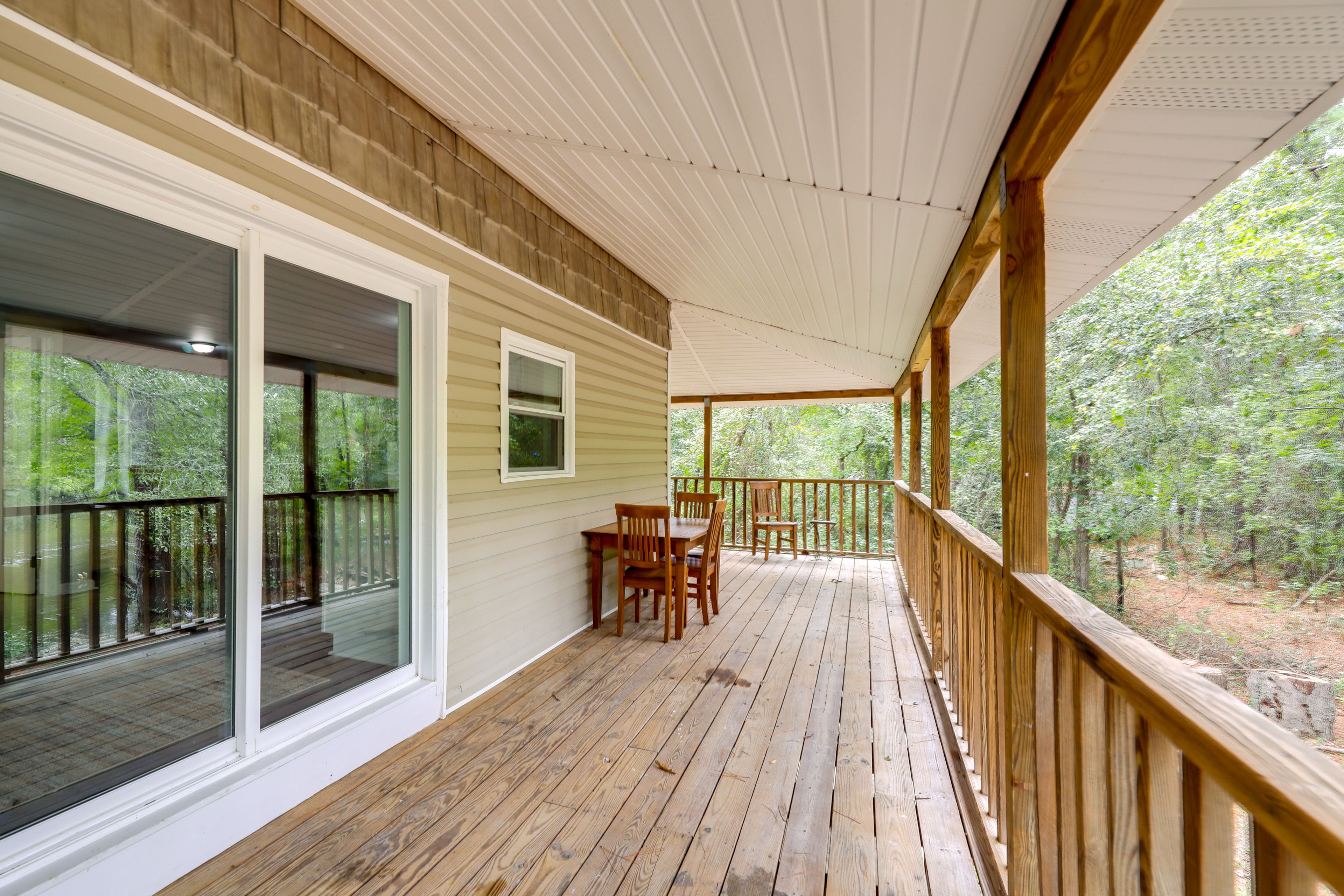 Covered Deck (Currently Unavailable Due to Repairs)