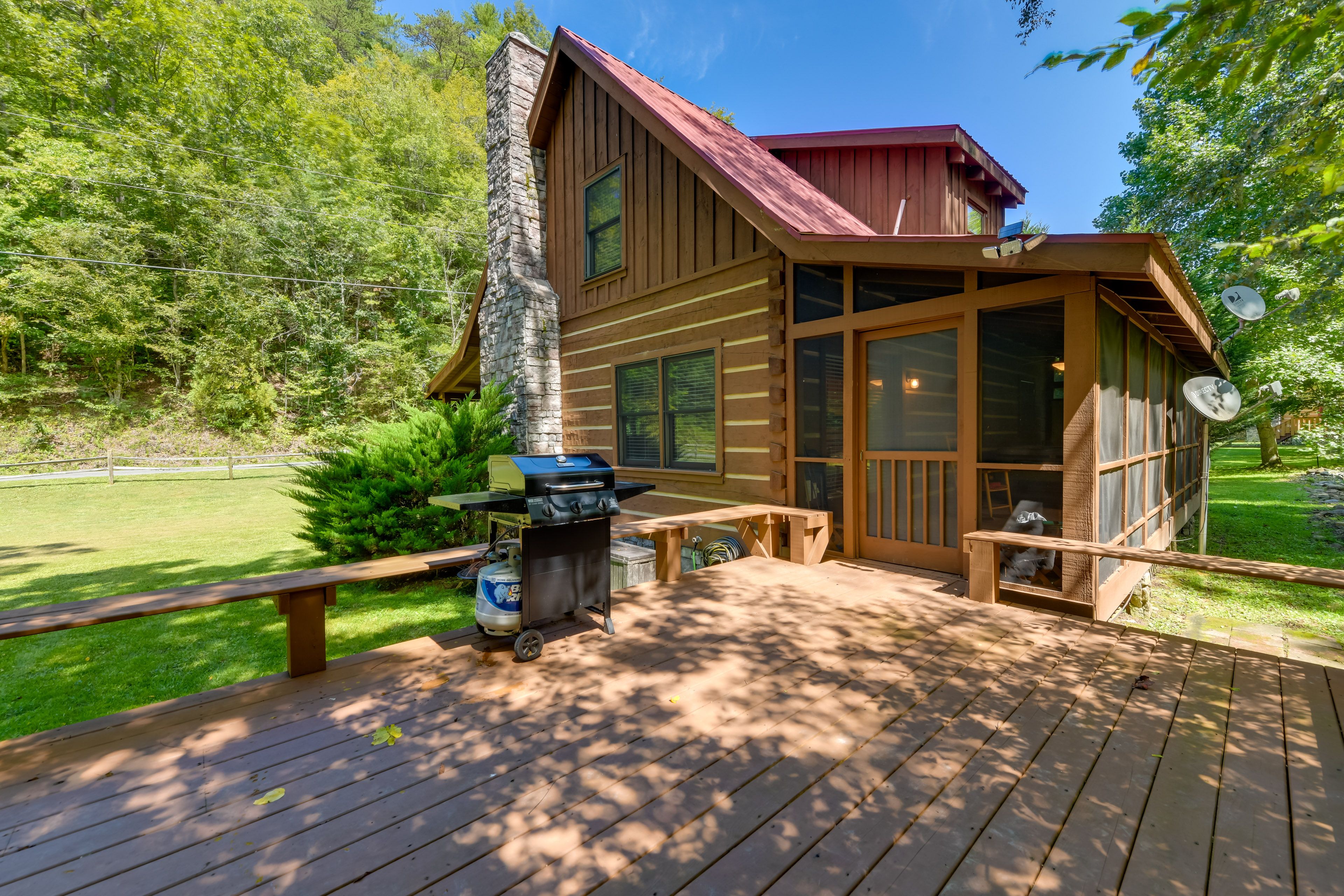 Private Deck | Gas Grill
