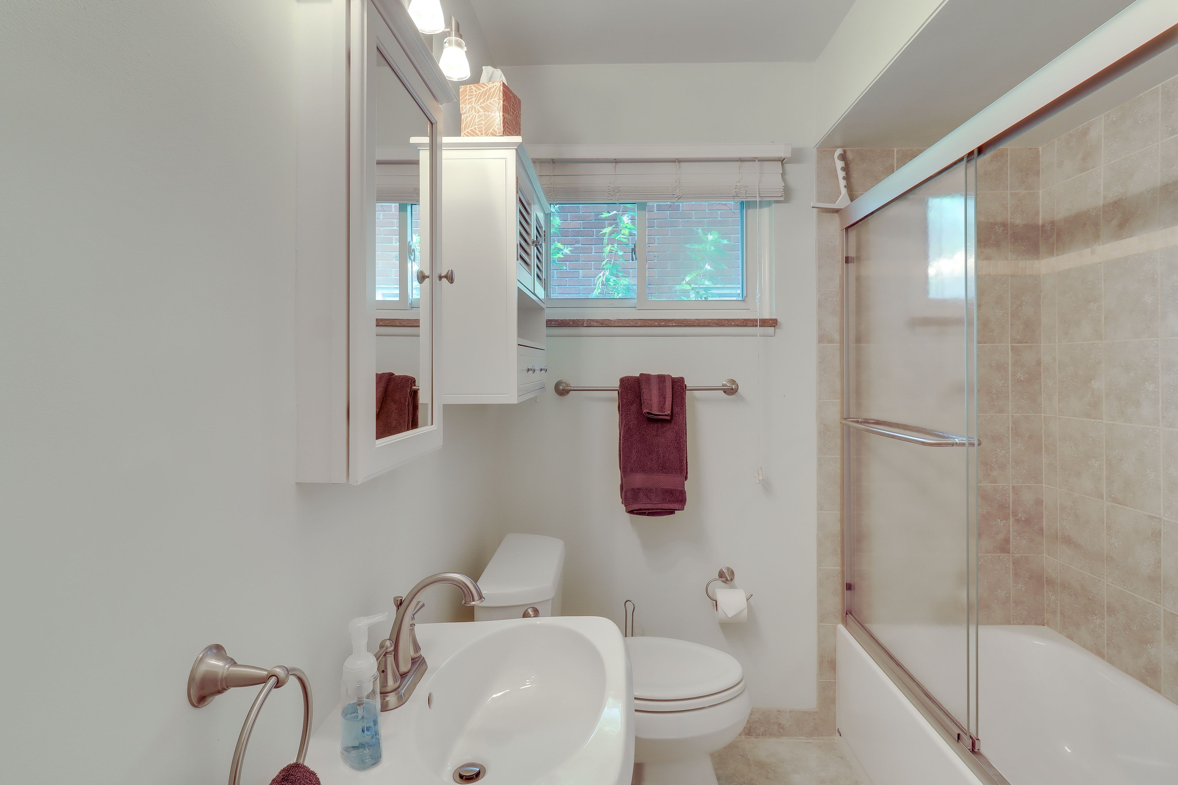 Full Bath | Towels | Complimentary Toiletries | Hair Dryer