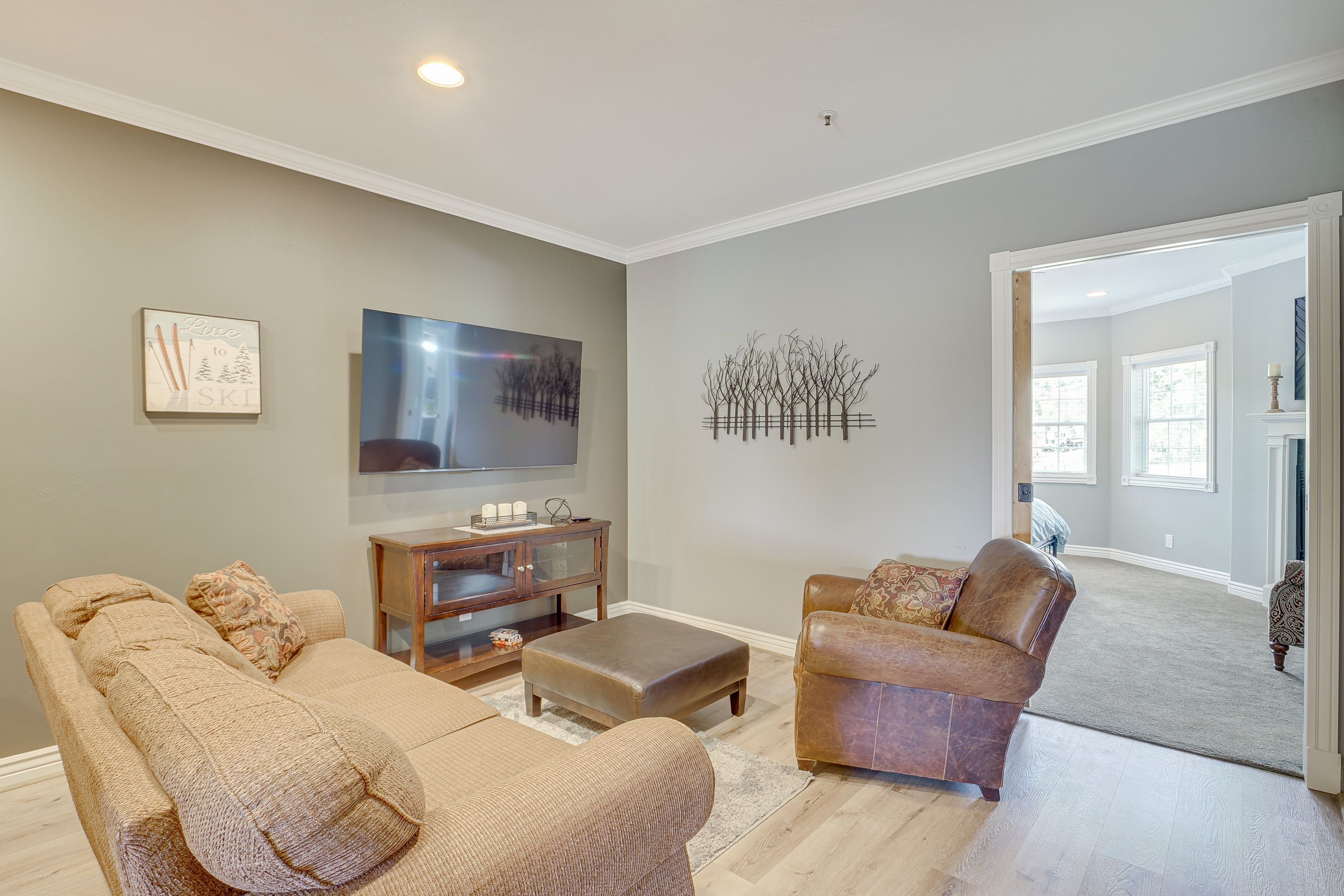 Midway Vacation Rental | 2BR | 2BA | Stairs Required | 1,100 Sq Ft