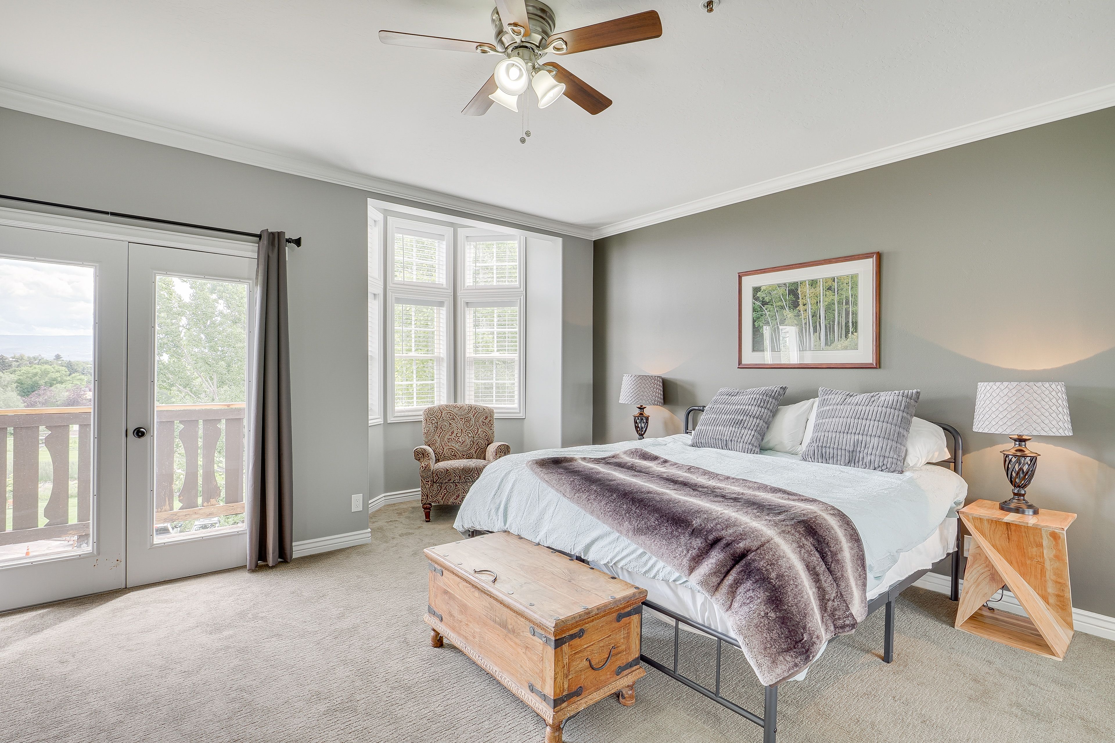 Bedroom 1 | King Bed | Linens Provided | Private Balcony | En-Suite Bathroom