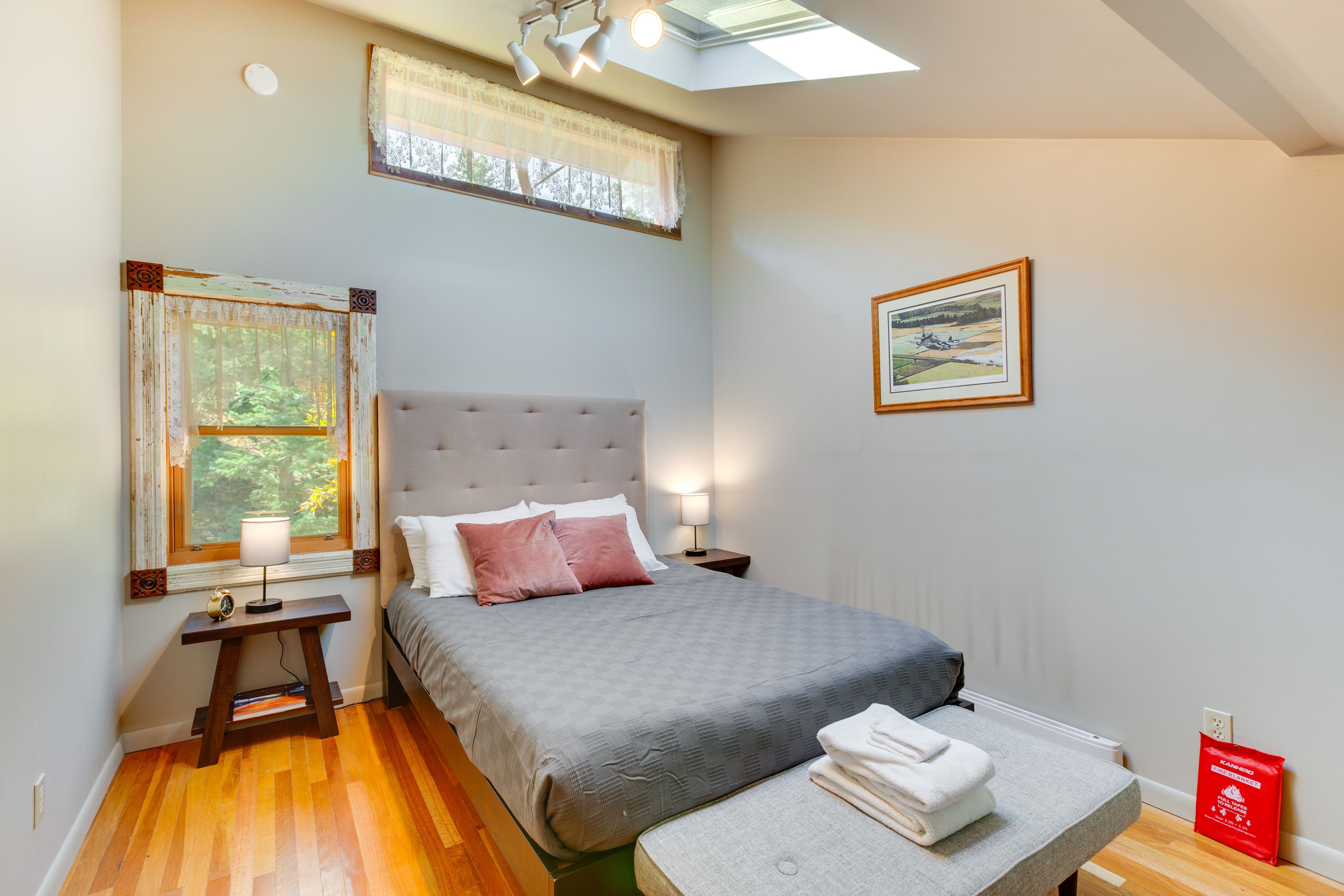 Bedroom 2 | 2nd Floor | Queen Bed