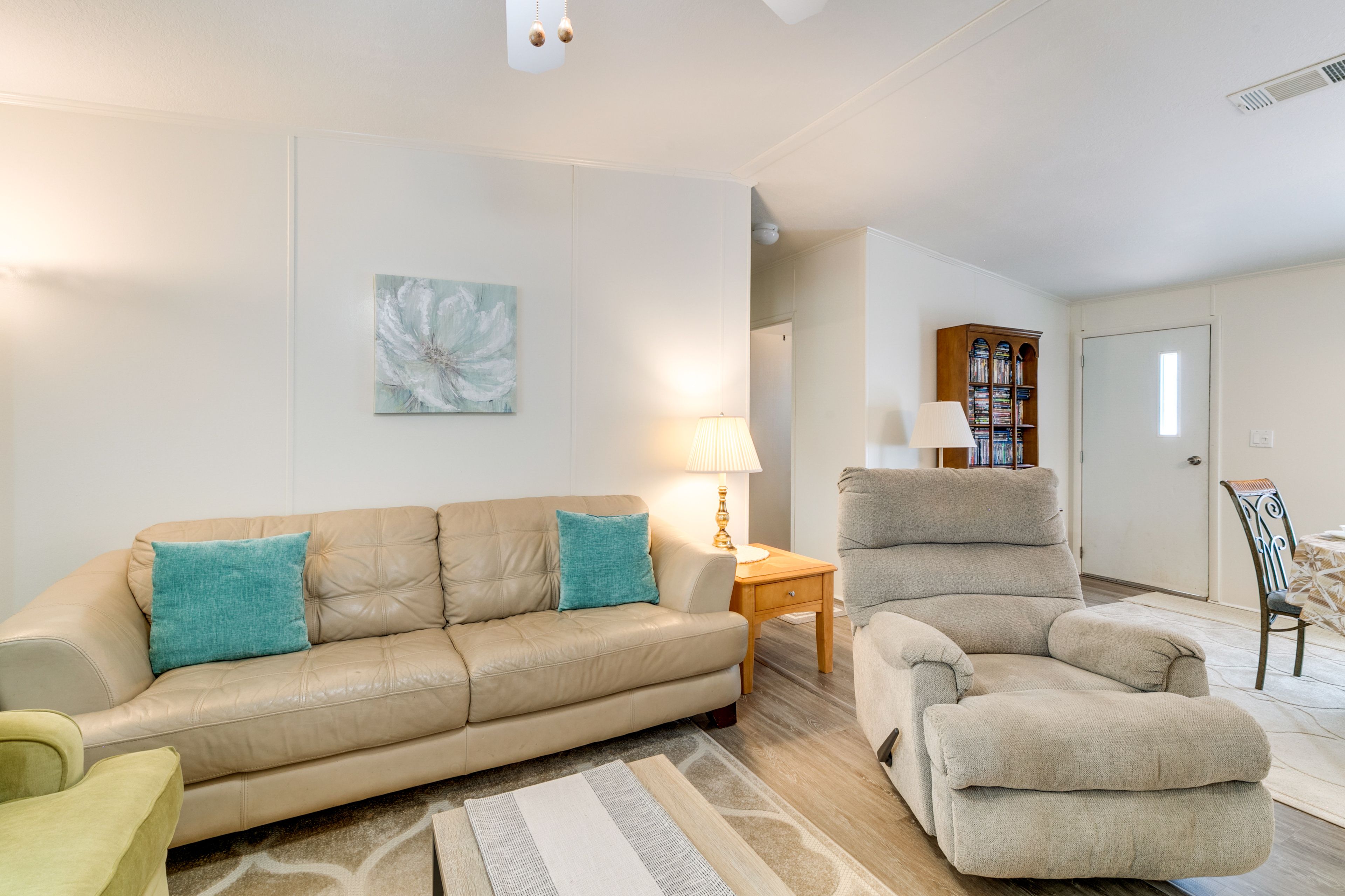 Living Room | Sleeper Sofa | Smart TV