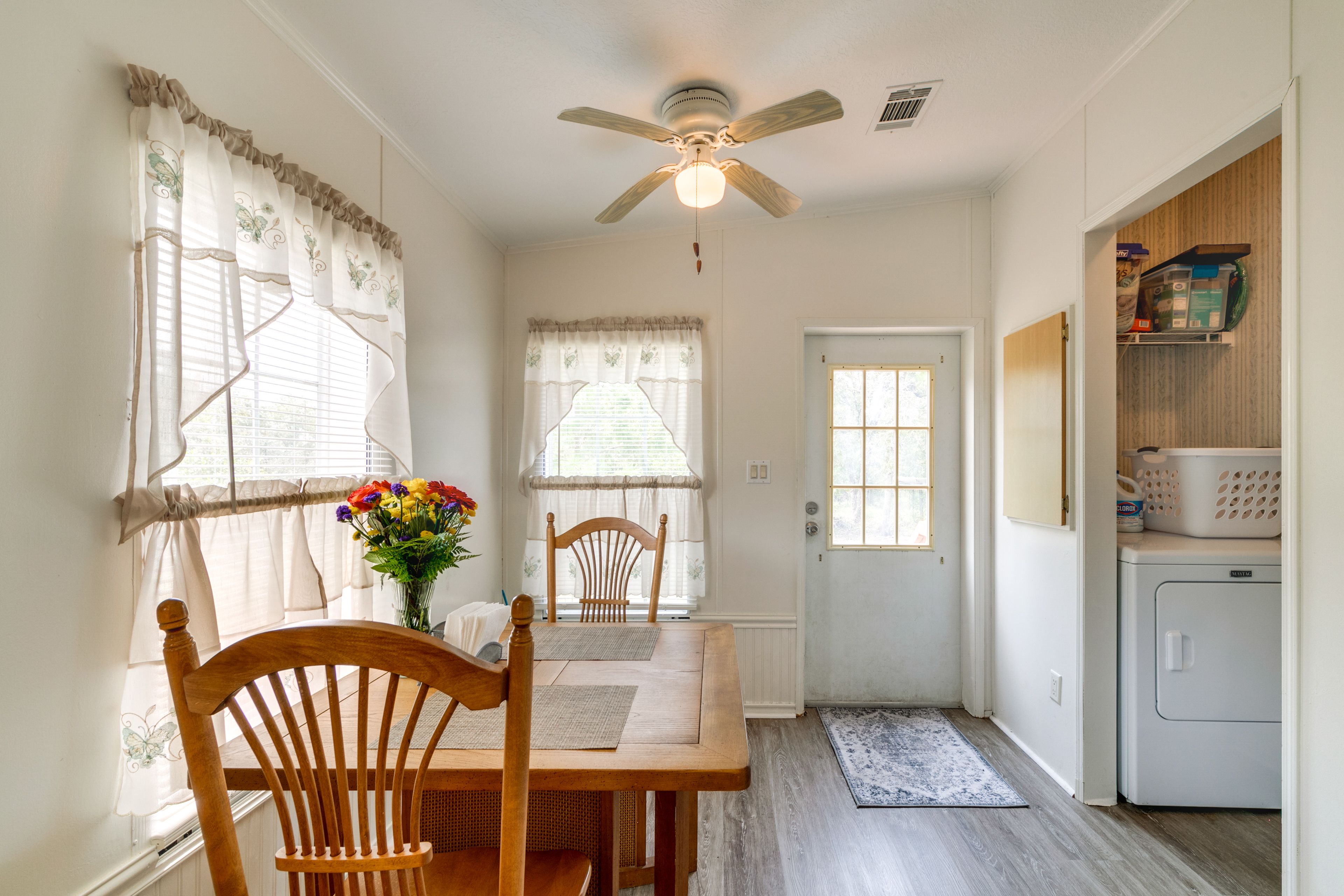 Dining Area | Dishware/Flatware Provided | Free WiFi