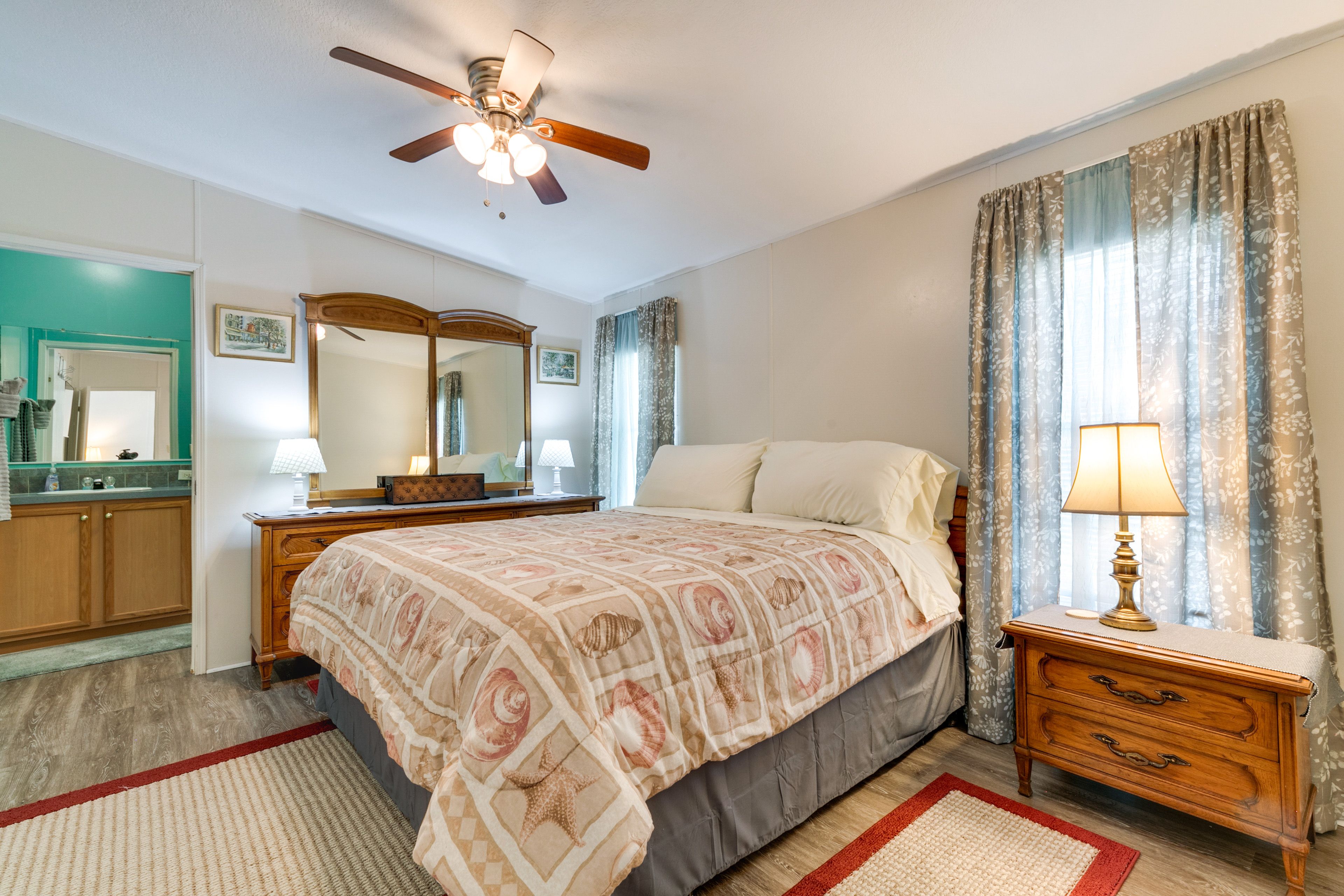 Bedroom 1 | King Bed | Linens Provided | En-Suite Bathroom