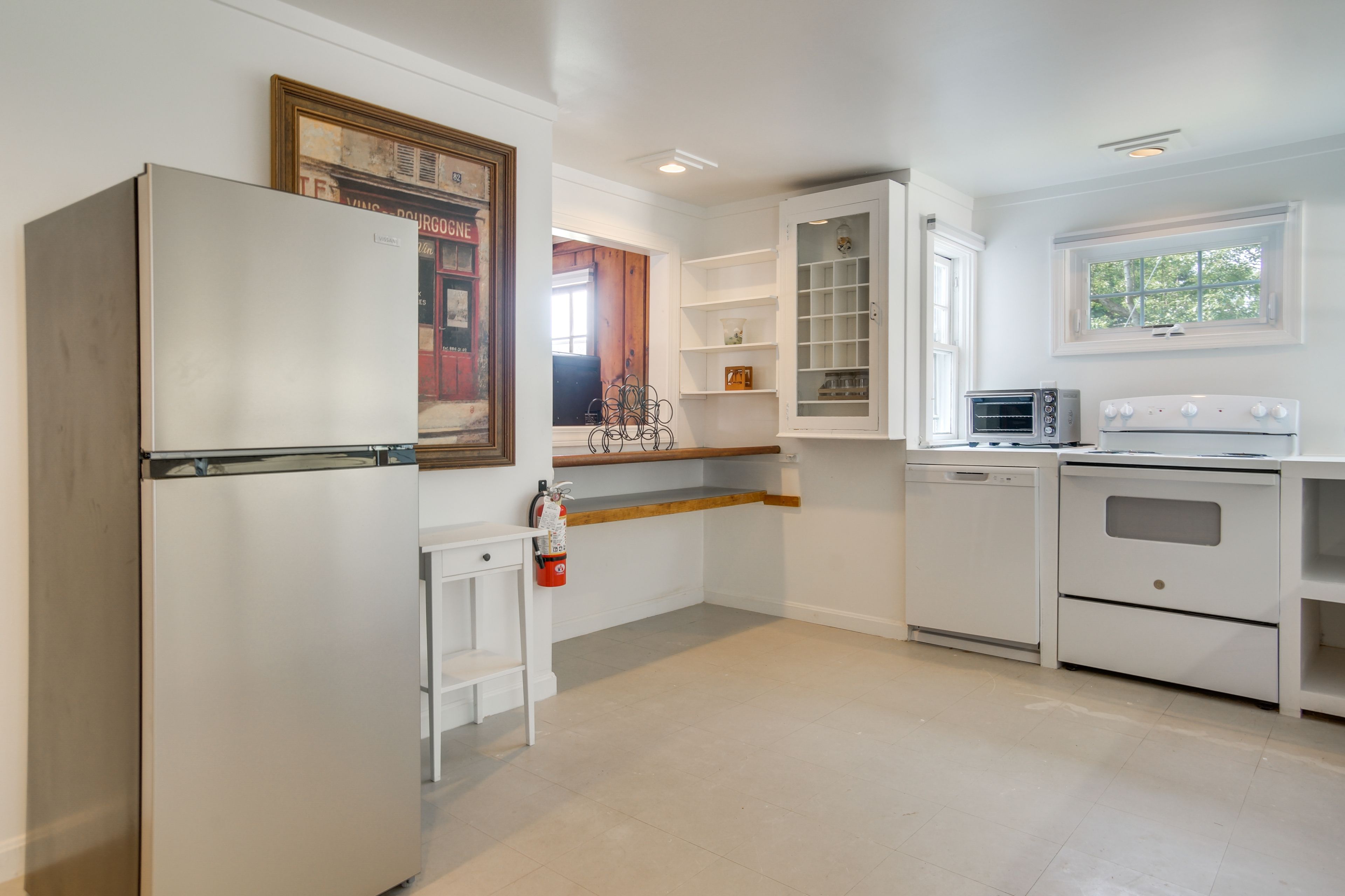 Kitchen | 1st Floor | Spices | Blender | Slow Cooker