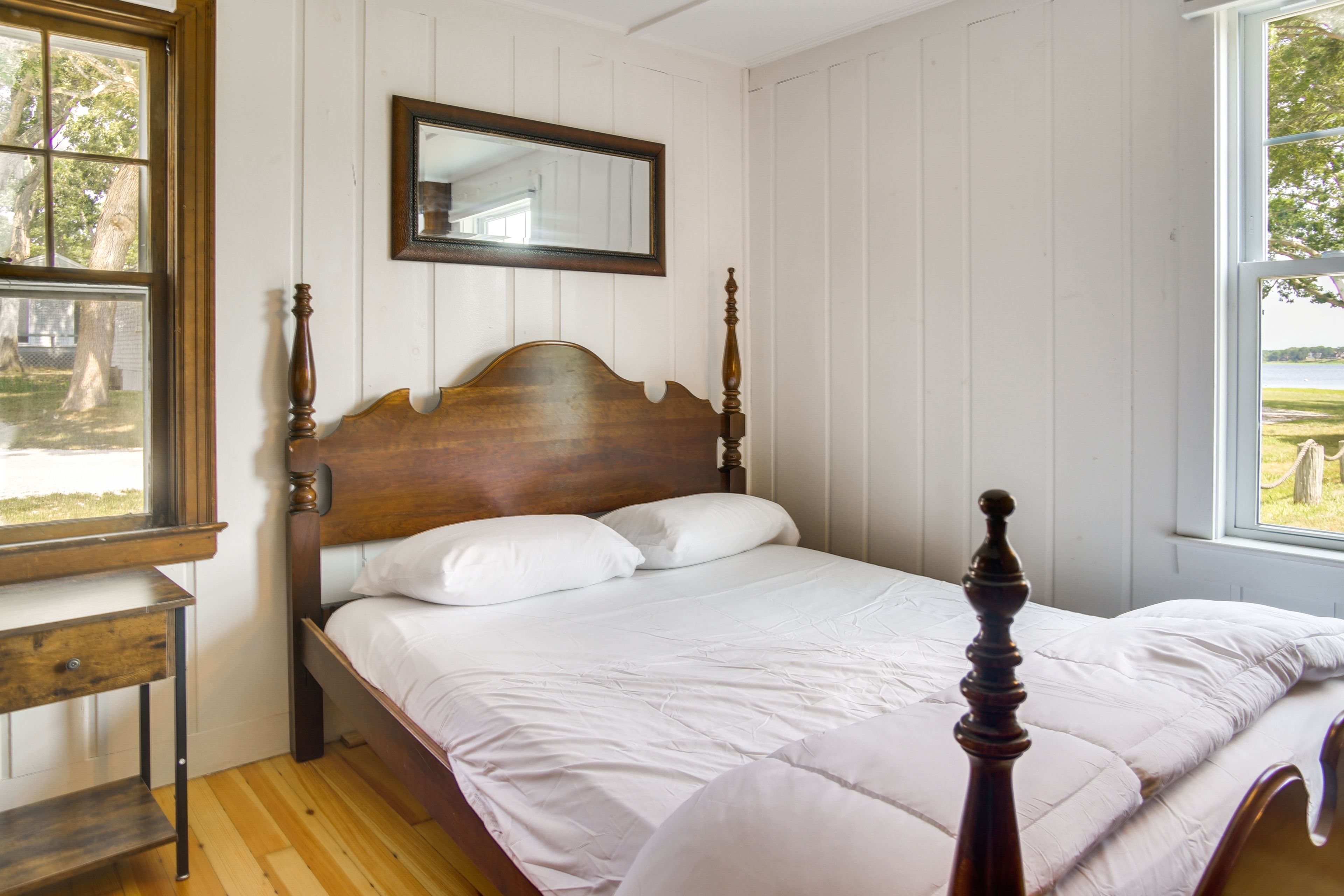 Bedroom 1 | 1st Floor | Queen Bed