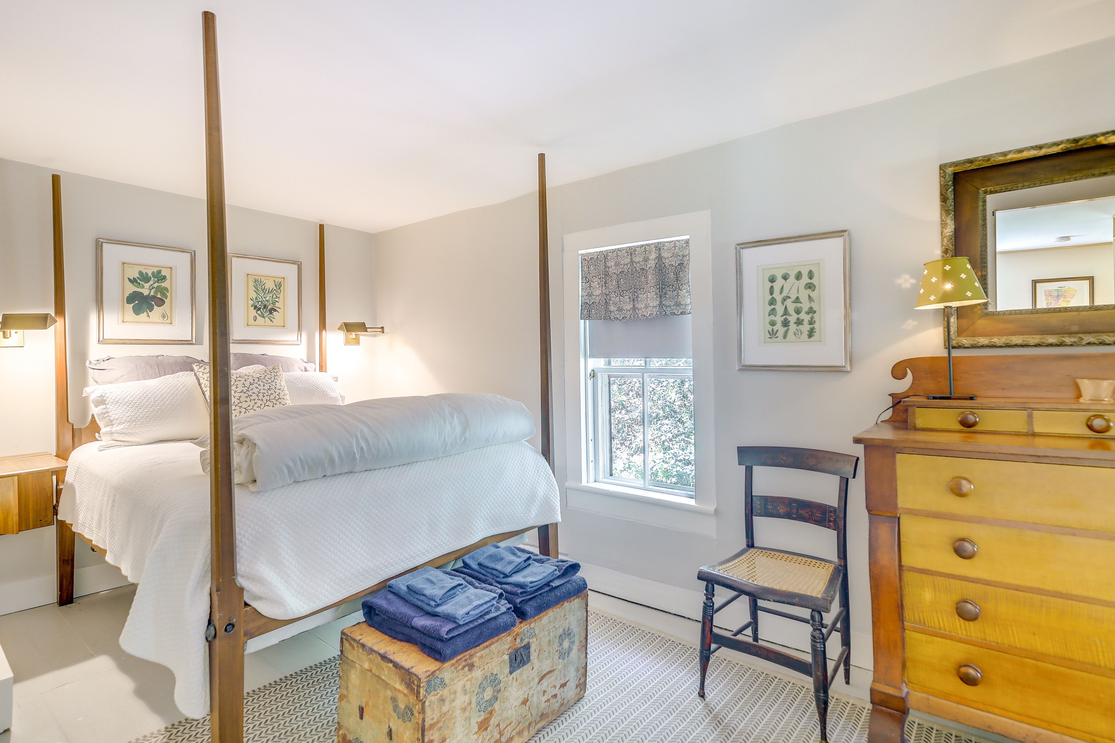Bedroom 1 | Full Bed | 1st Floor