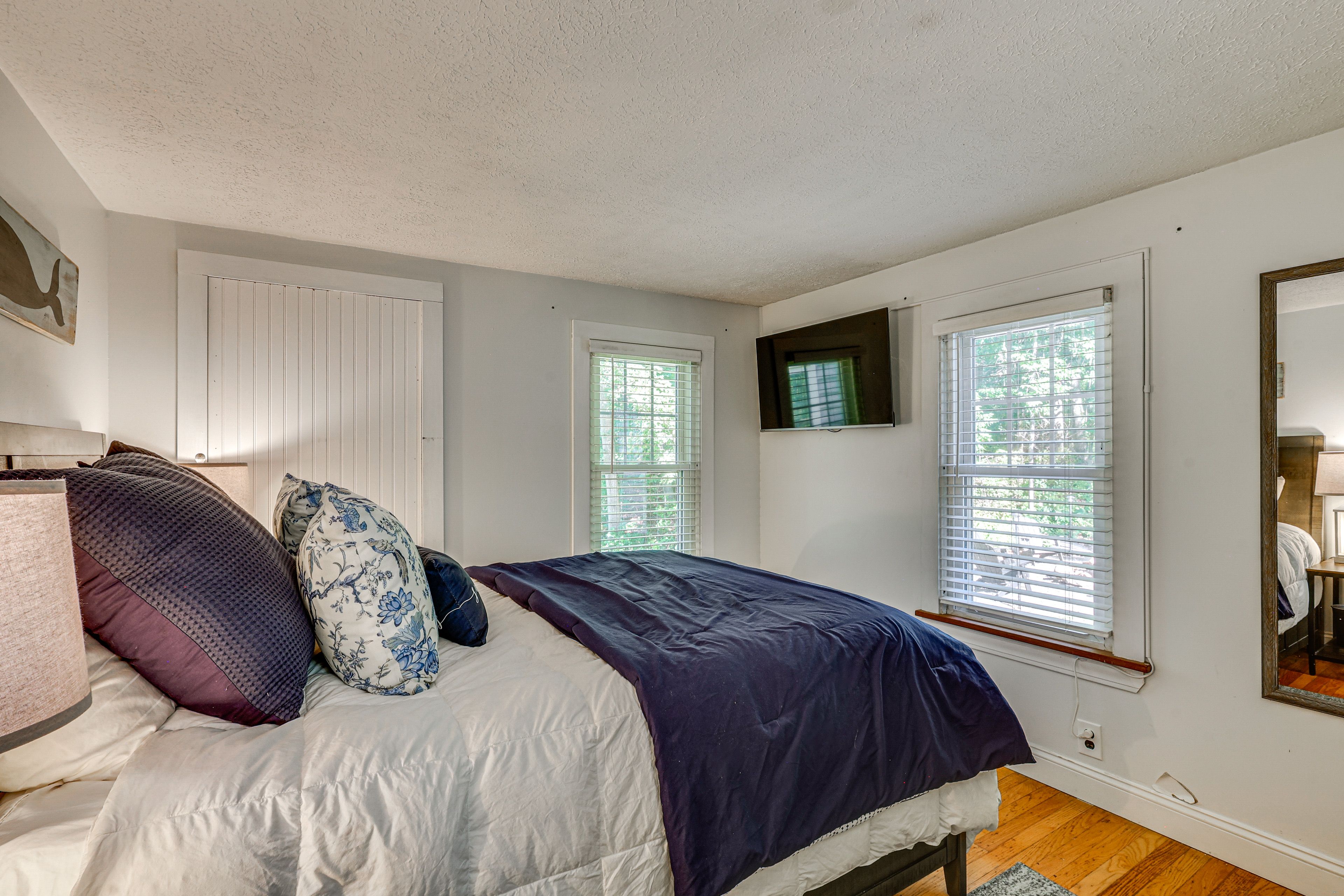 Bedroom 1 | Queen Bed | Linens Provided