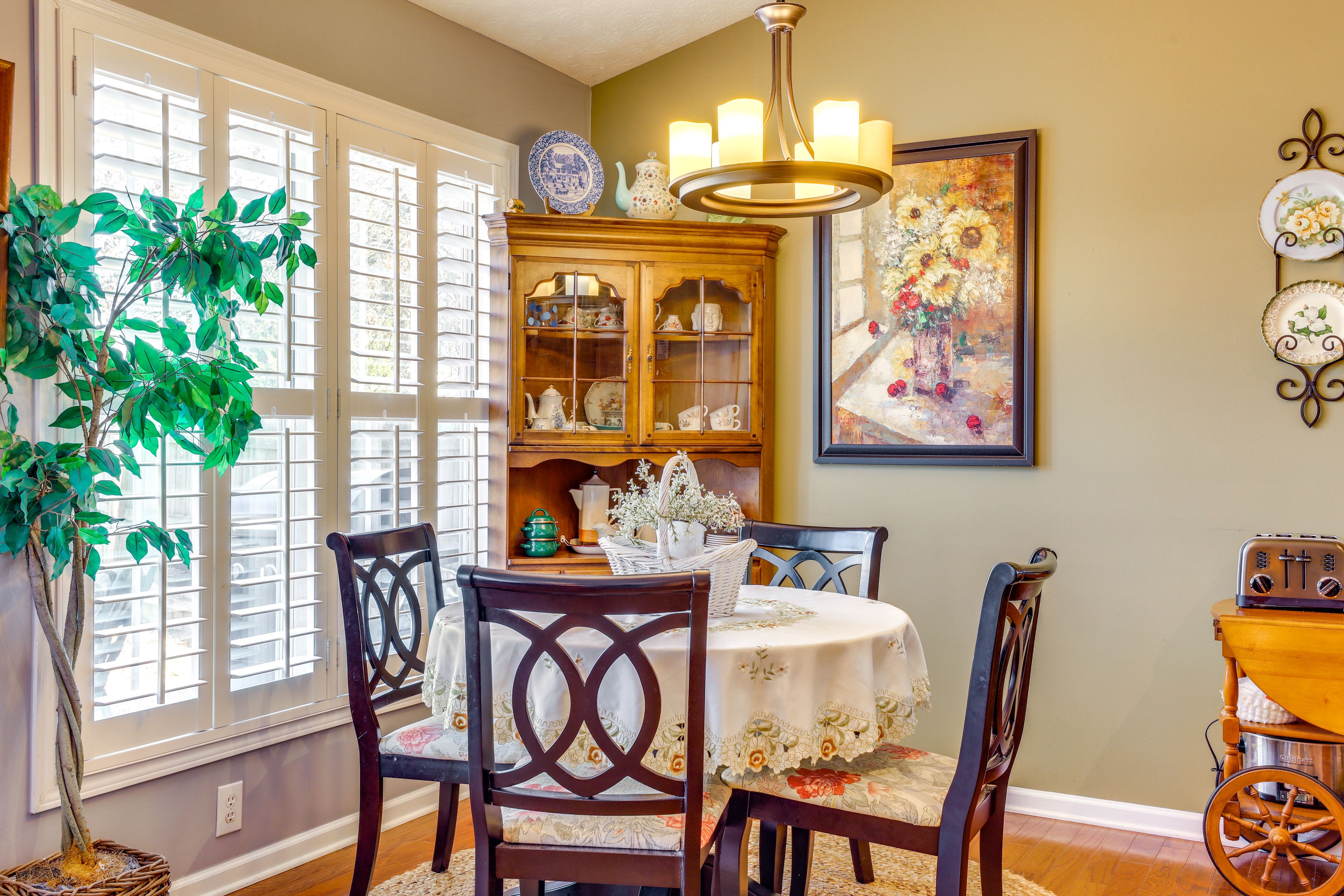 Kitchen Dining Area | 1st Floor