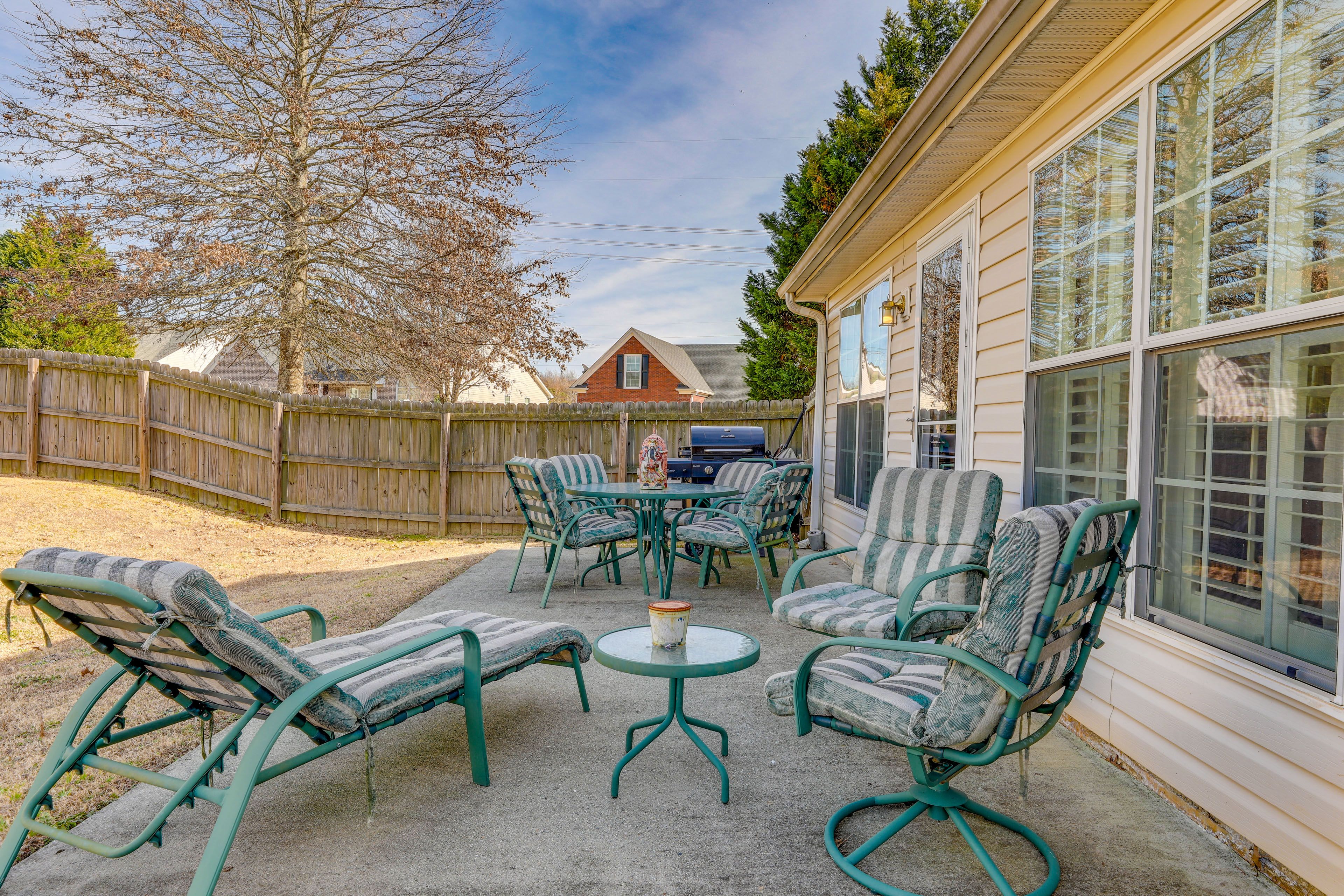 Private Patio | Outdoor Dining | Gas Grill
