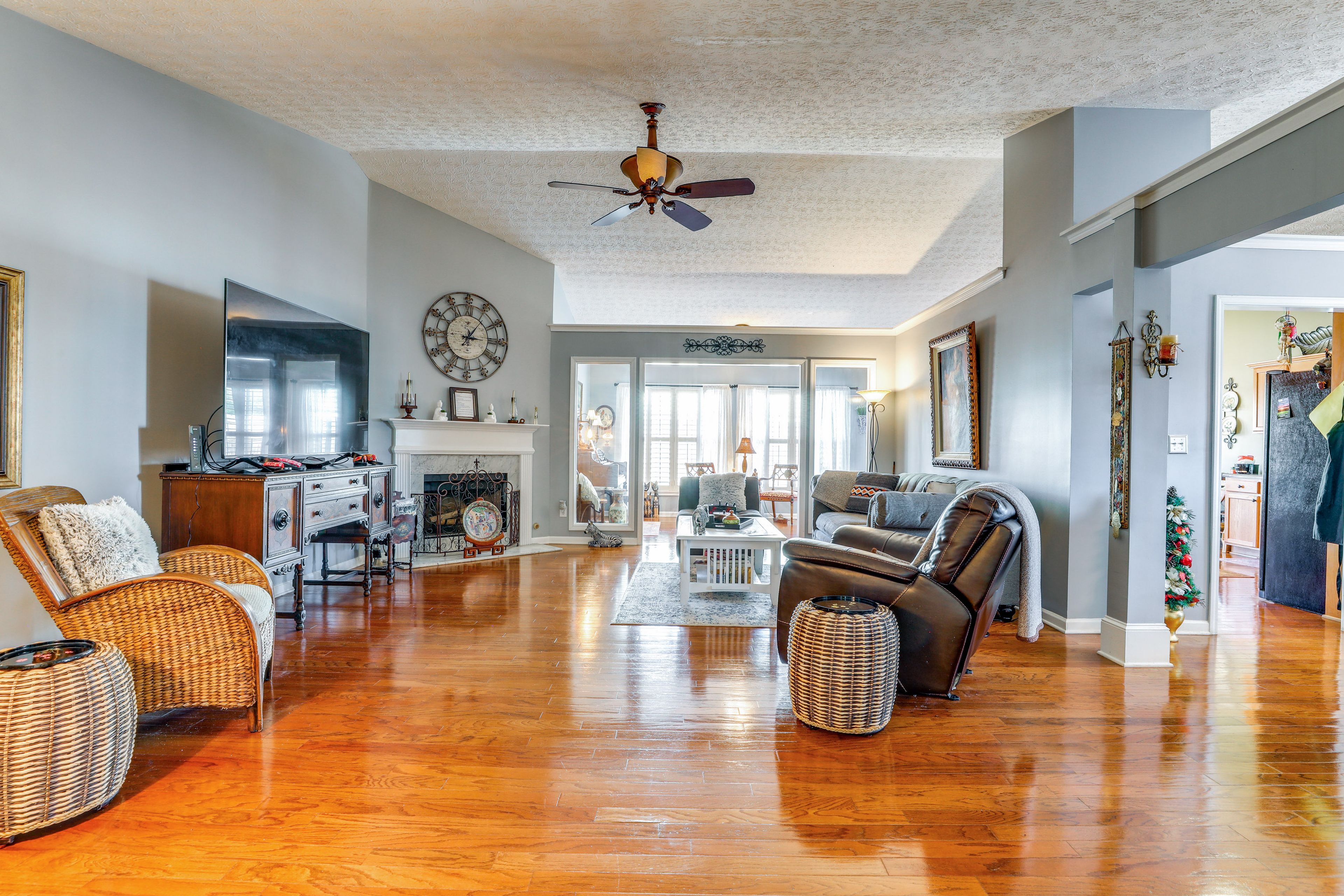 Living Room | 1st Floor | Smart TV | Free WiFi