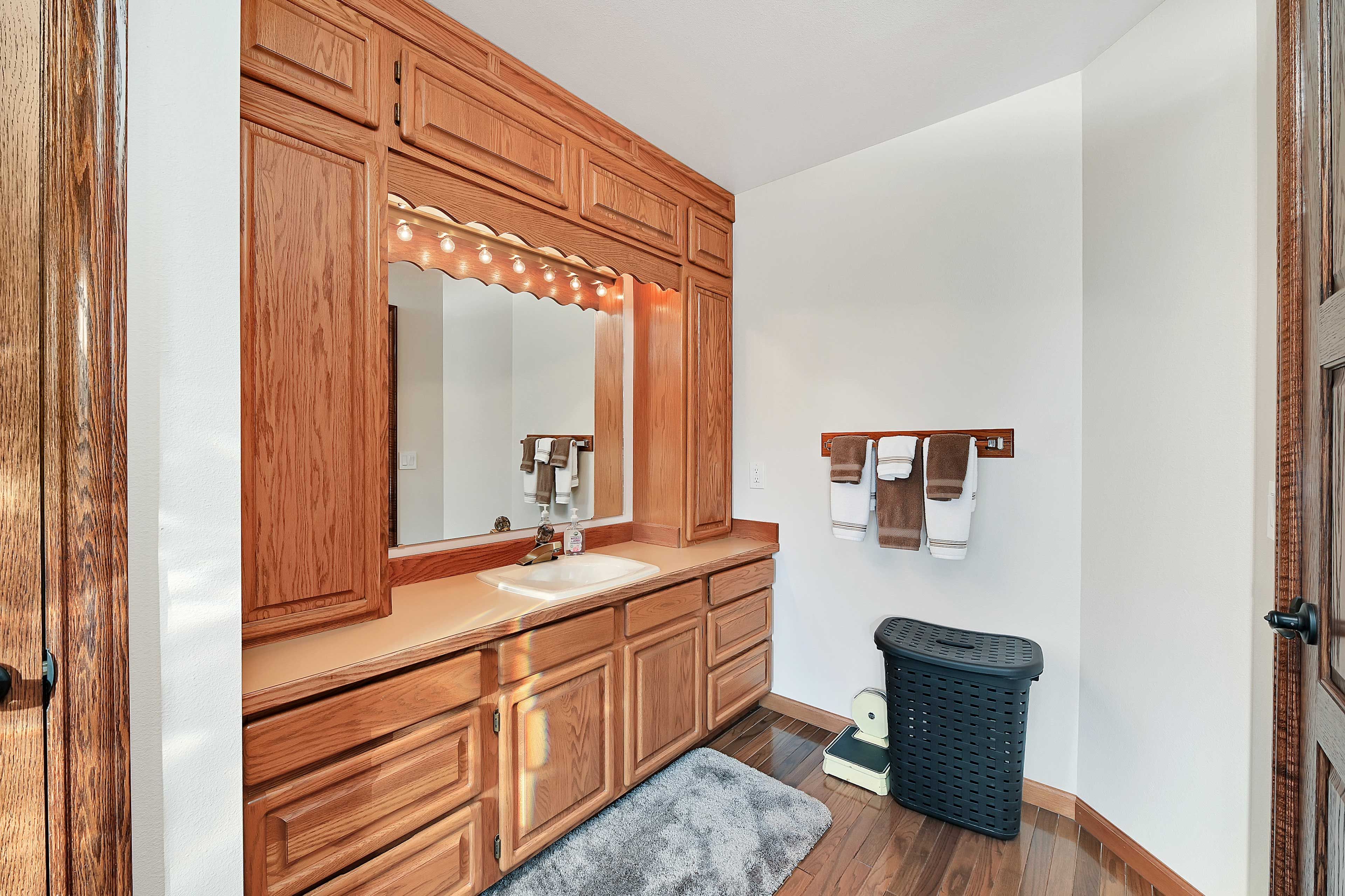 Full Bathroom
