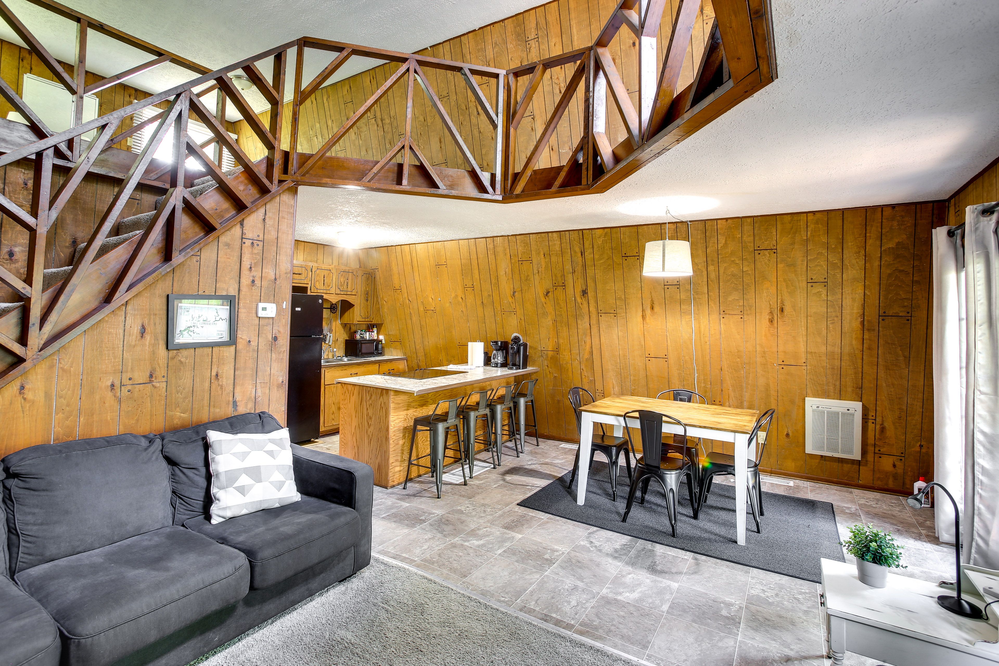 Dining Area | Dishware & Flatware Provided