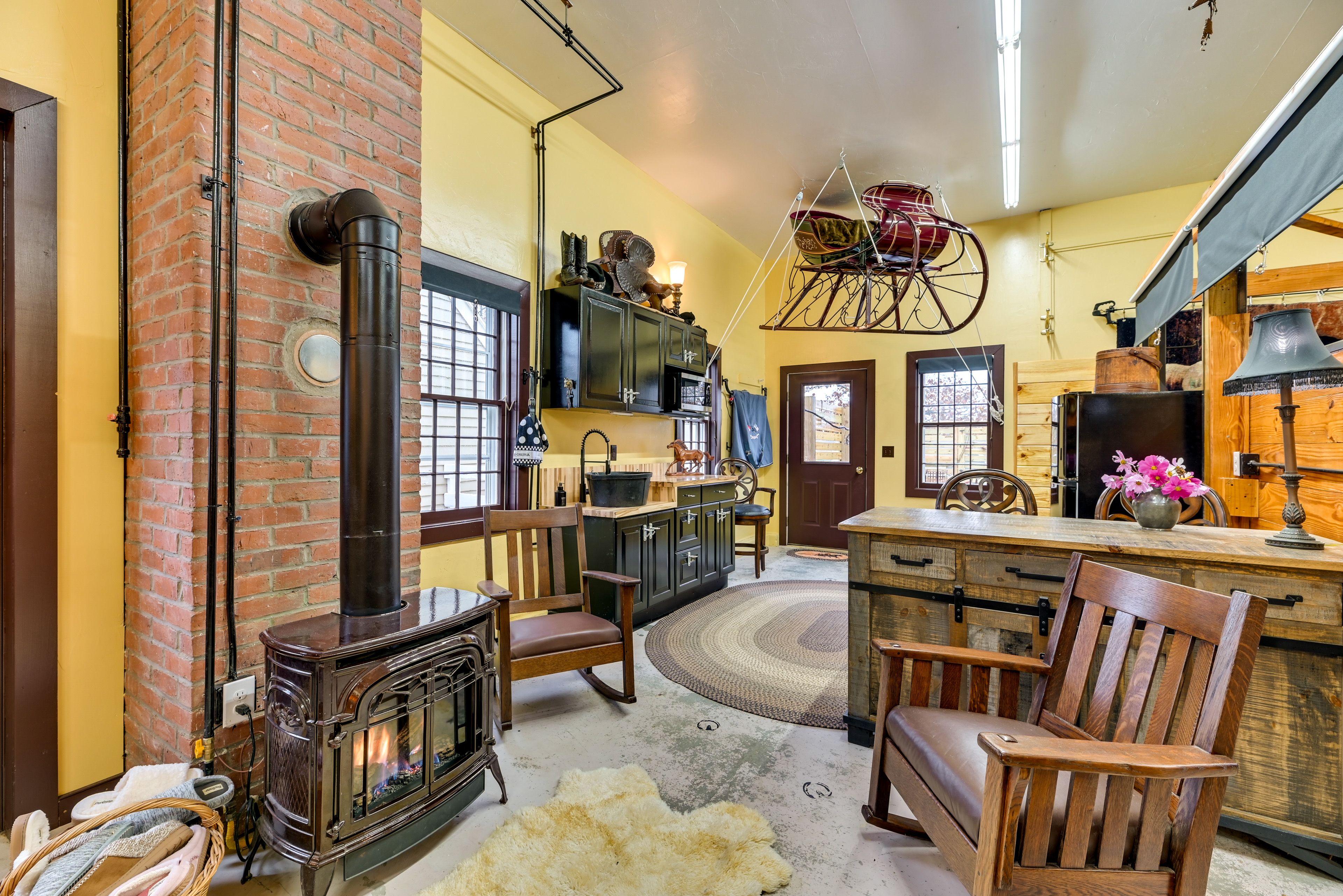 Sitting Area | Electric Fireplace