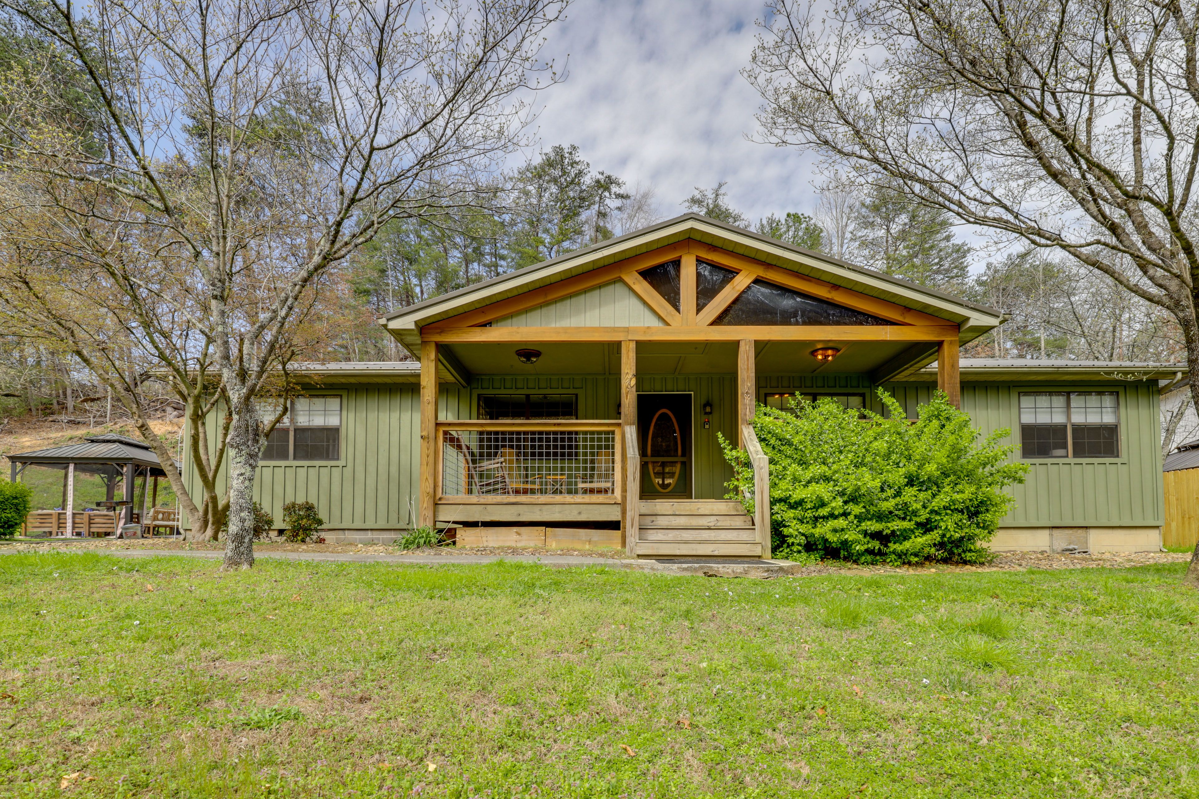 Pigeon Forge Vacation Rental | 4BR | 2BA | 2,200 Sq Ft
