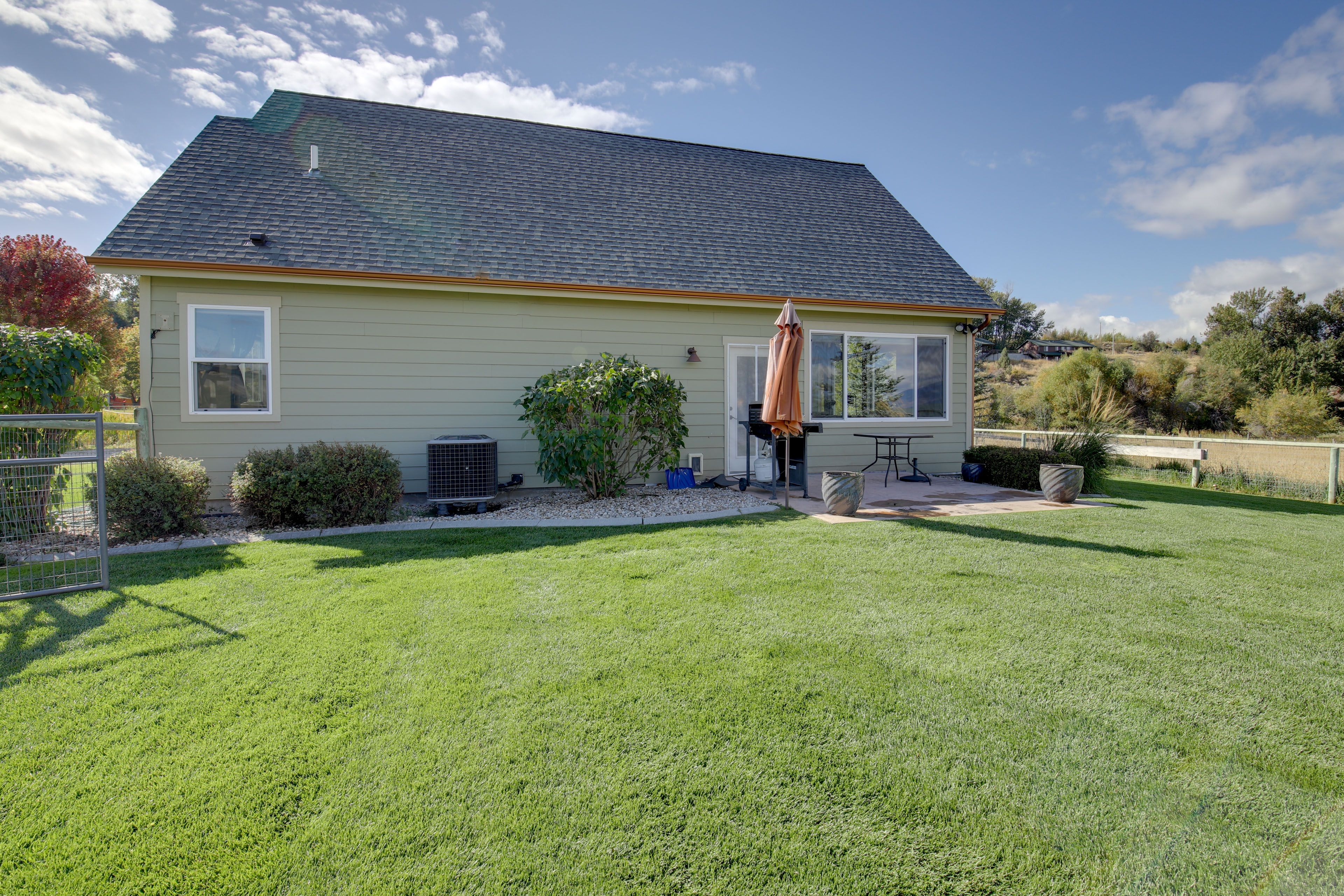 Backyard | Outdoor Seating | Gas Grill
