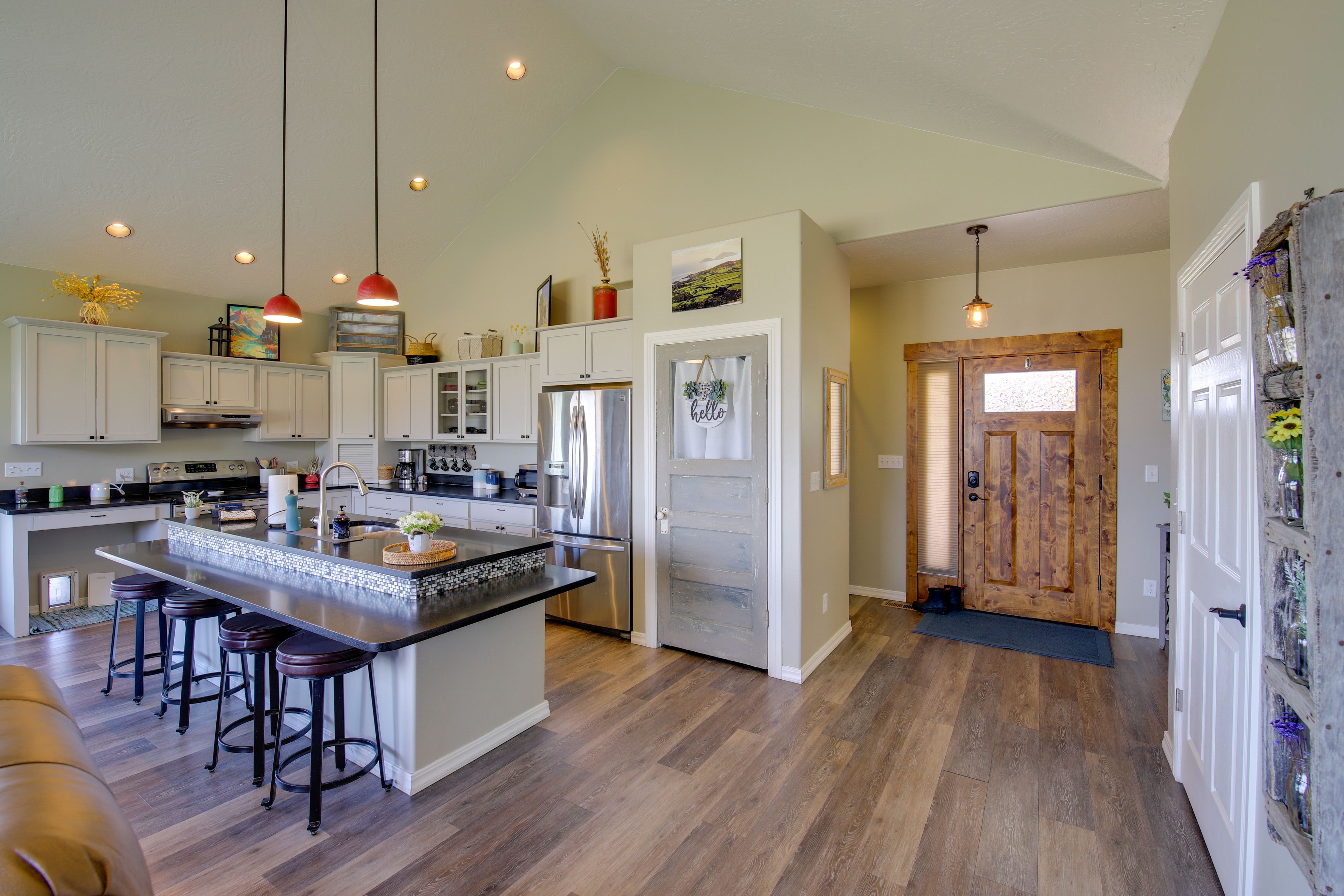 Kitchen | Bar Seating