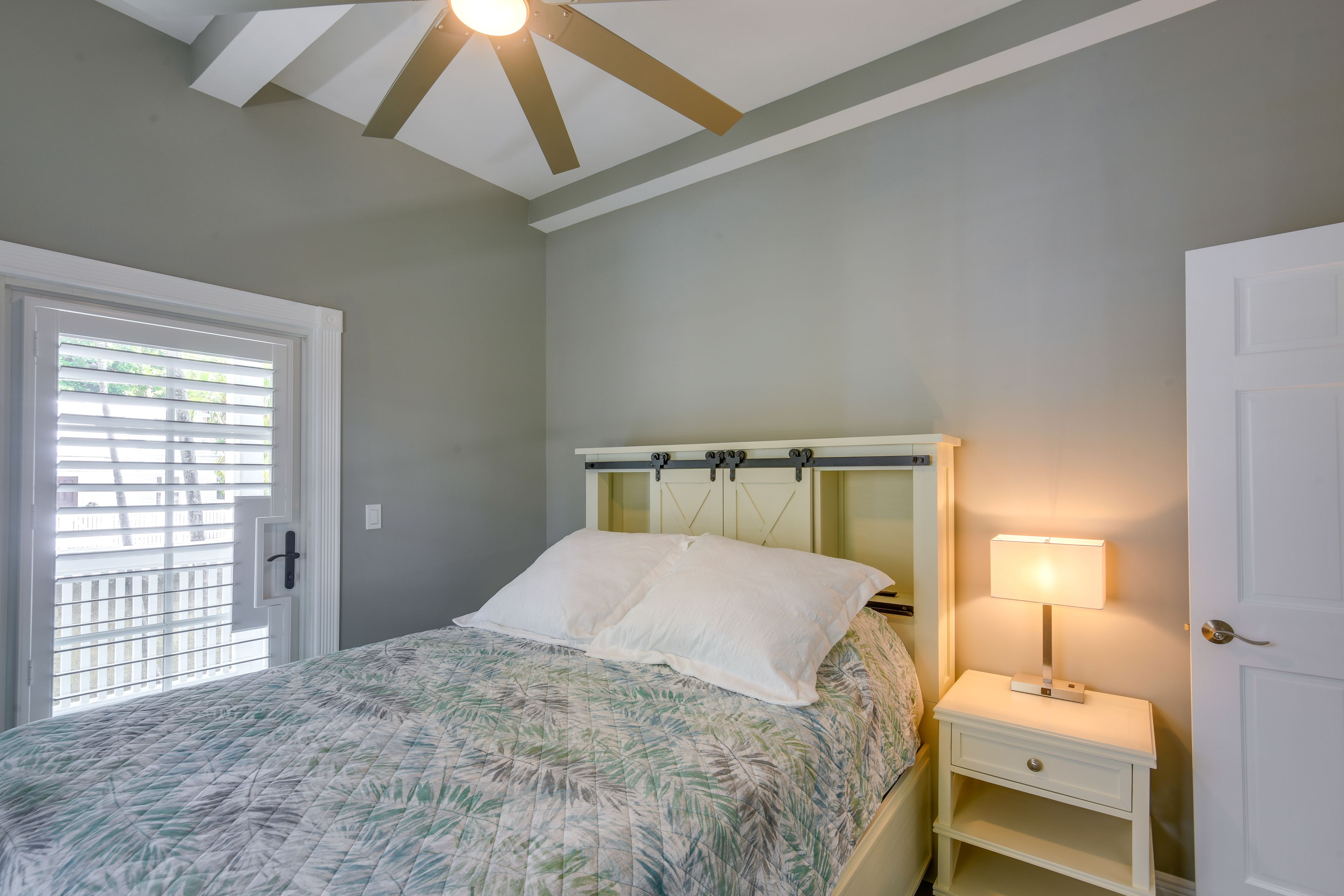 Bedroom 1 | Queen Bed | Linens & Towels | Smart TV | En-Suite Bathroom