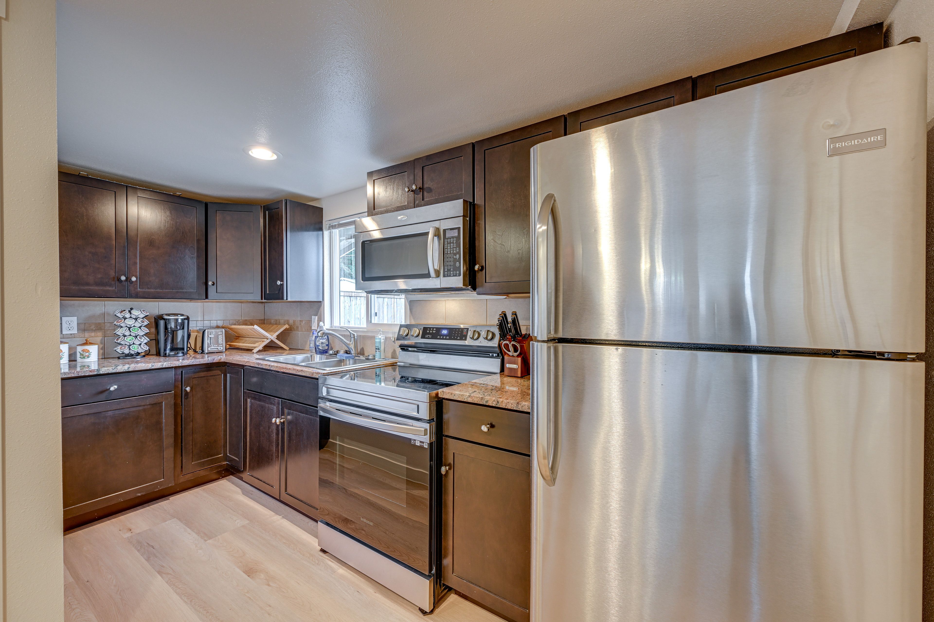 Kitchen | Keurig Coffee Maker | Dishware & Flatware Provided