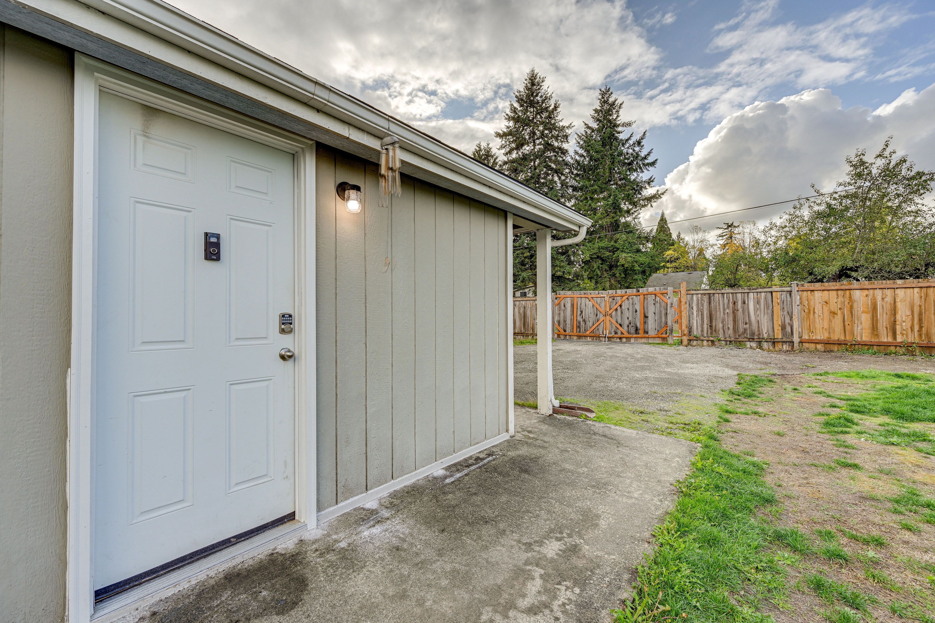 Front Entry | Ring Doorbell (Off When Guests Are in Residence)