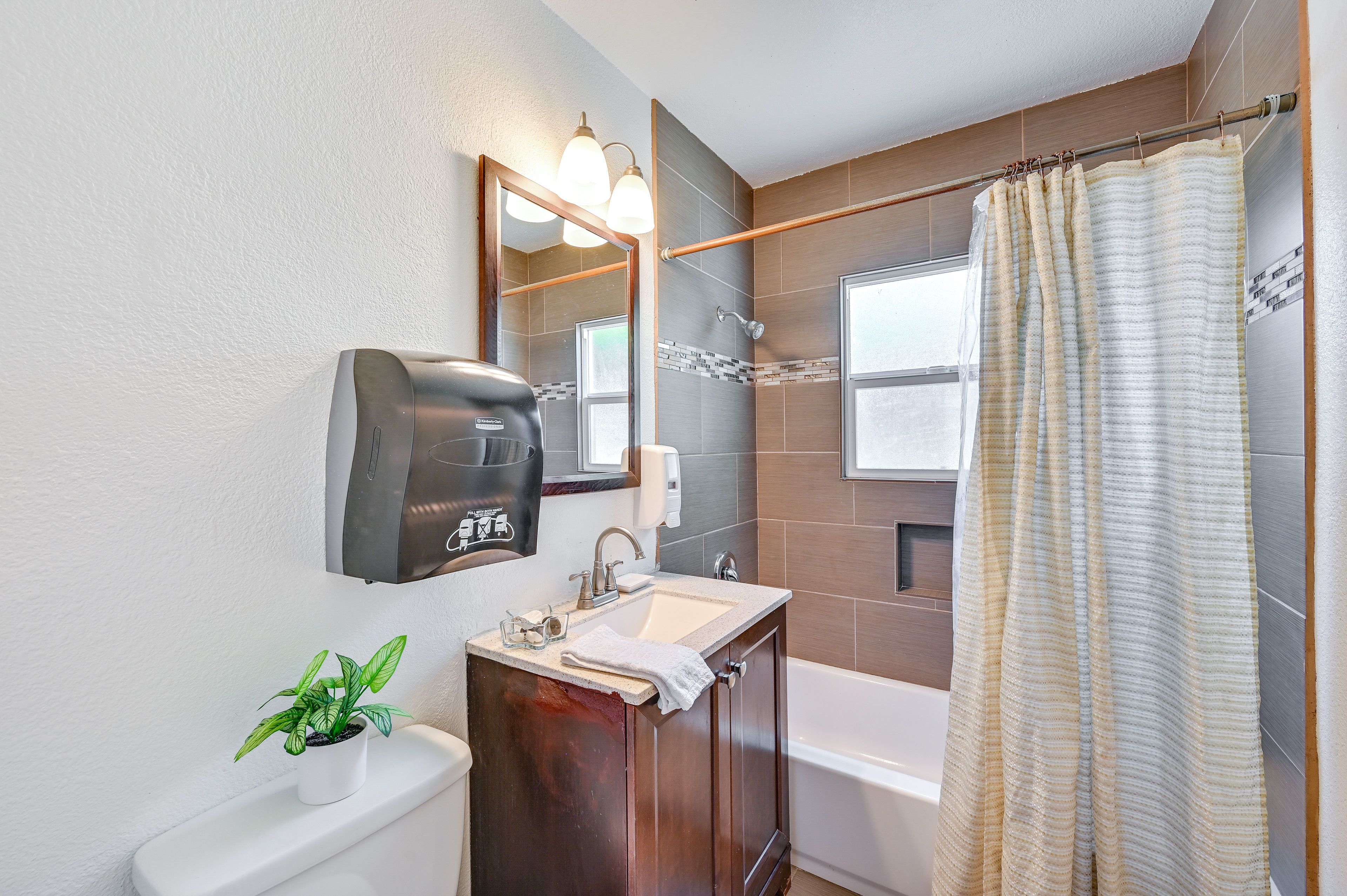 Full Bathroom